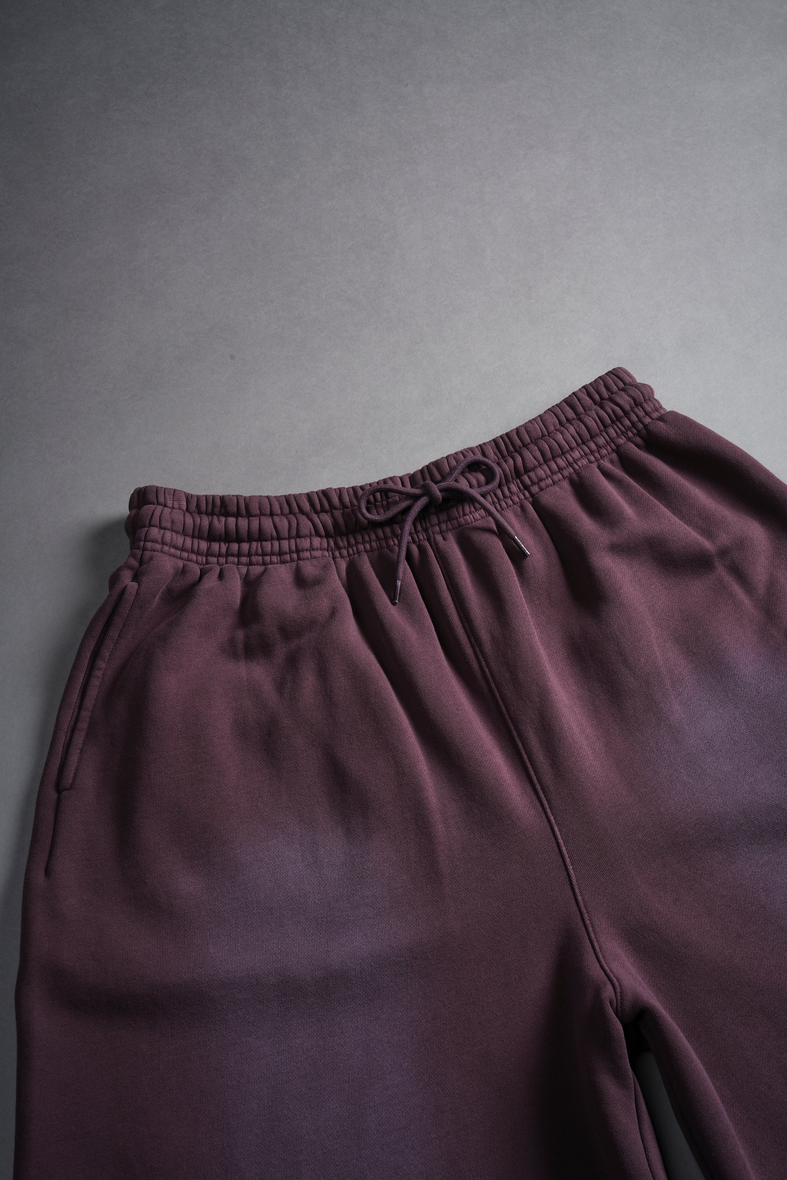 Dual Oversized Osiris Sweat Shorts in Darc Purple Sun Fade — imagem 6