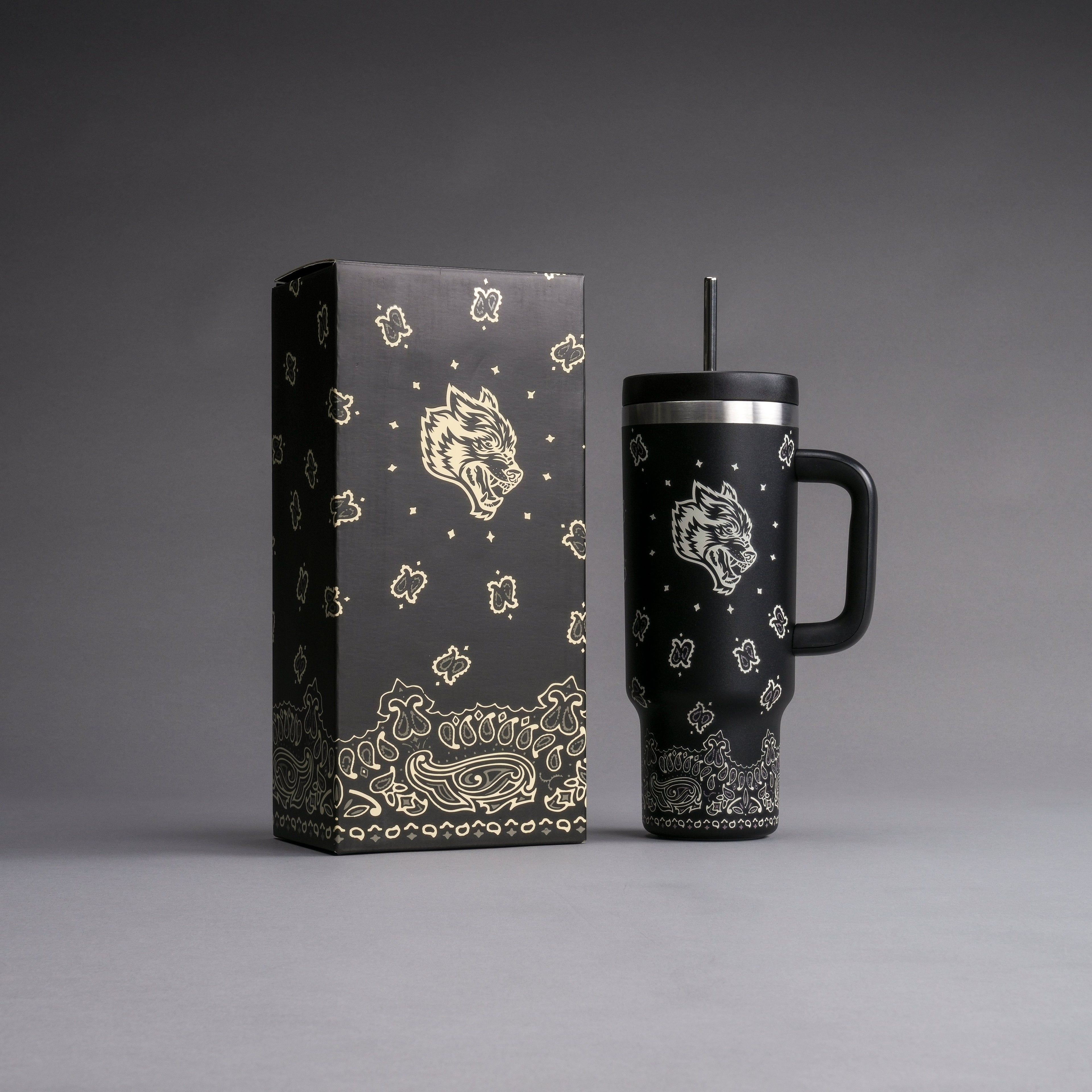 Western Wolf Travel Tumbler in Black — imagem 5