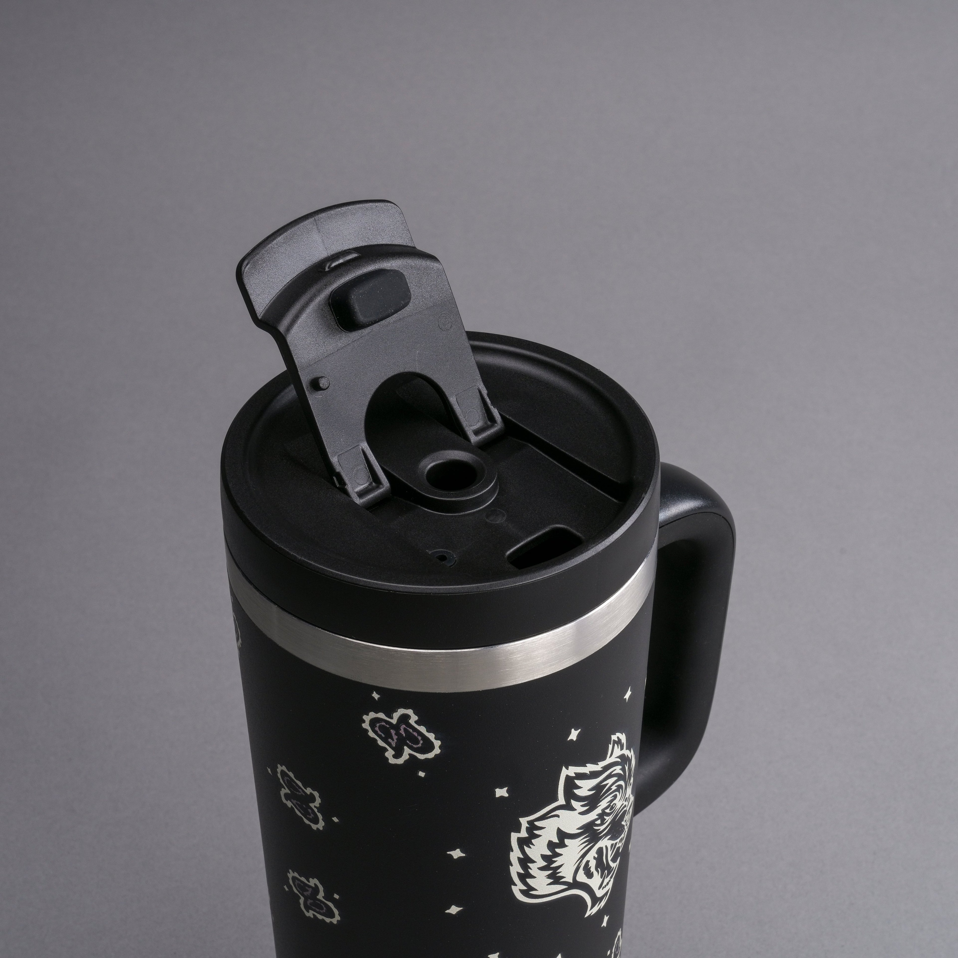 Western Wolf Travel Tumbler in Black — imagem 7