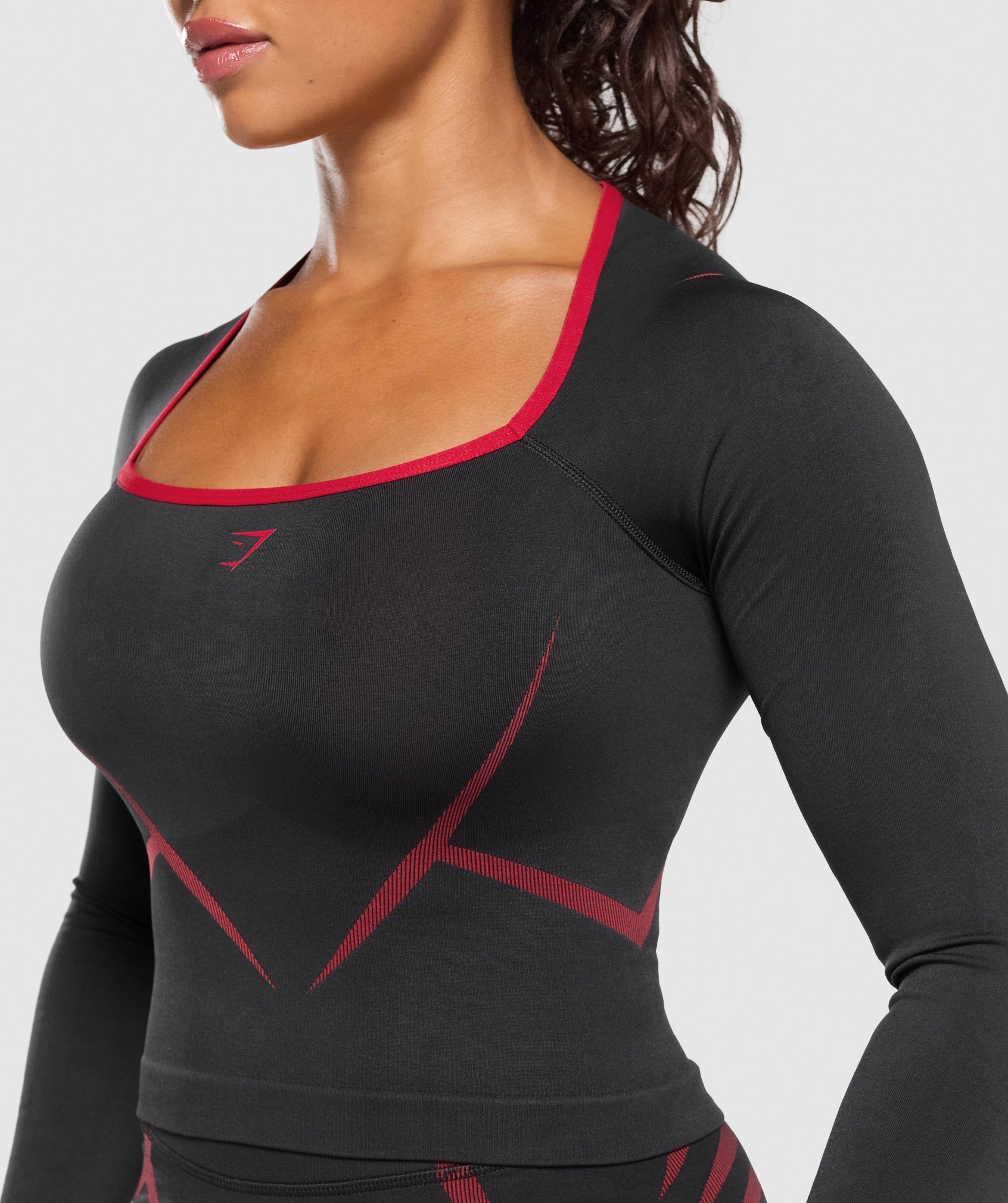 Apex Lift Seamless Long Sleeve Crop Top - Black/Carmine Red — imagem 7