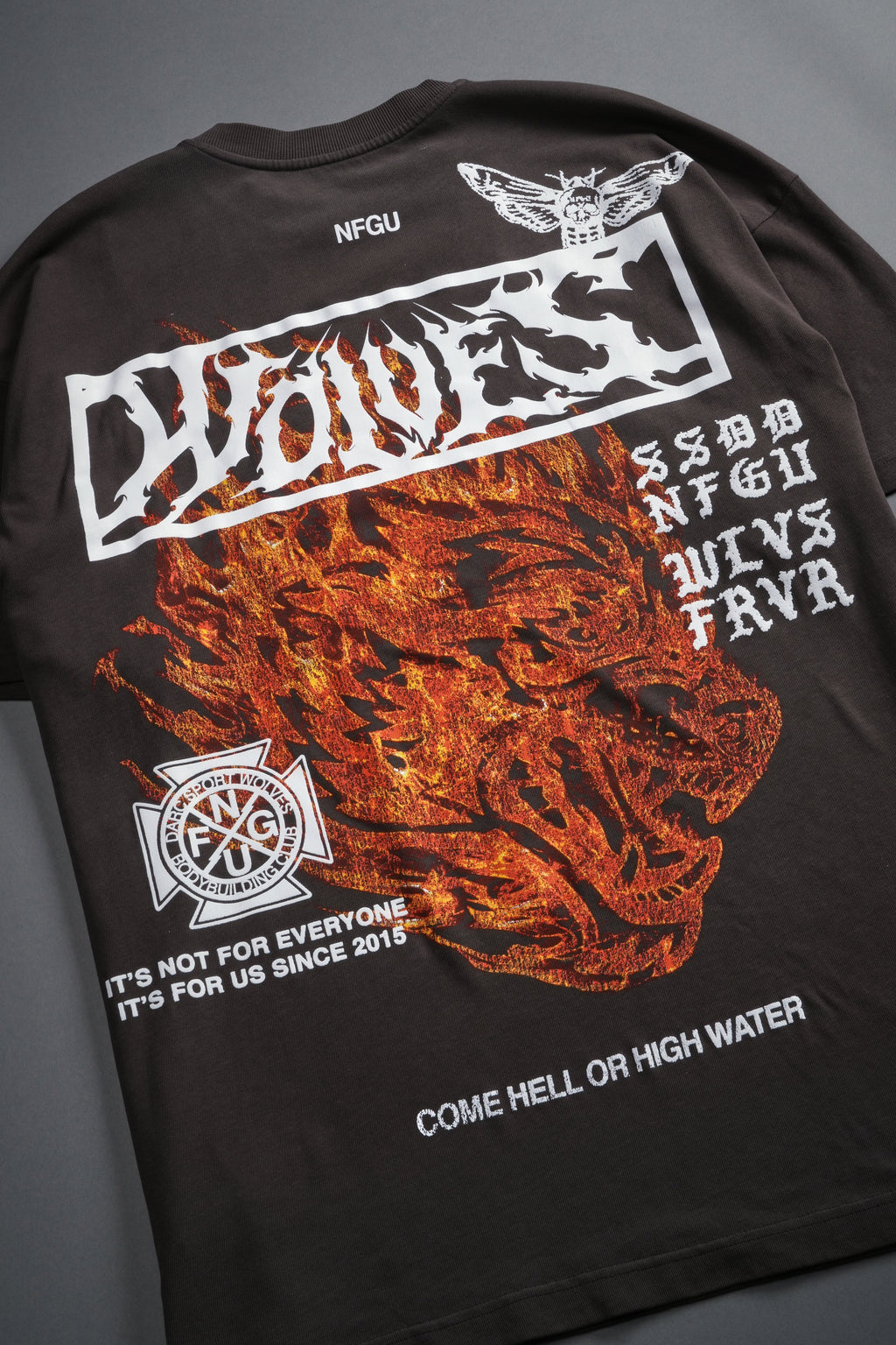 Come Hell Or High Water NFGU Premium Oversized Tee in Darc Brown Drift Wash — imagem 10
