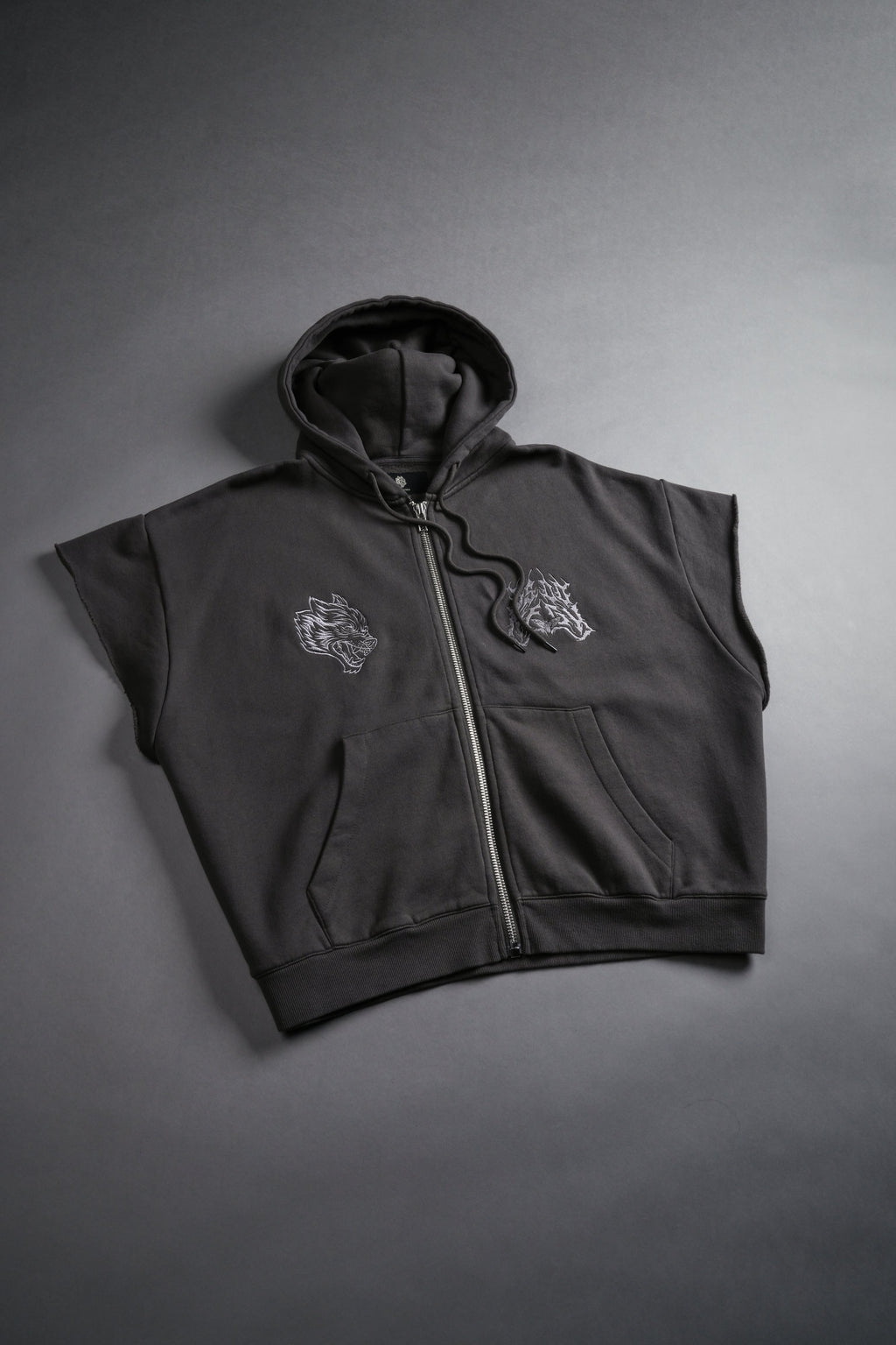 SSDDNFGU Moth Creed Cap Zip Hoodie in Wolf Gray — imagem 5