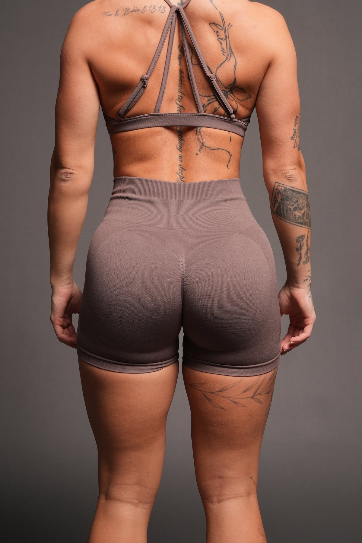 Dual She Wolf Seamless Everson Training Shorts In Mojave Brown - imagem 4