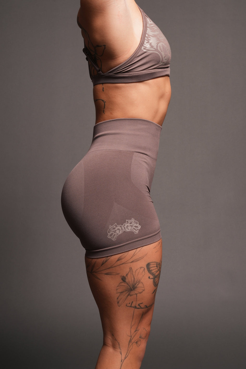 Dual She Wolf Seamless Everson Training Shorts In Mojave Brown - imagem 5