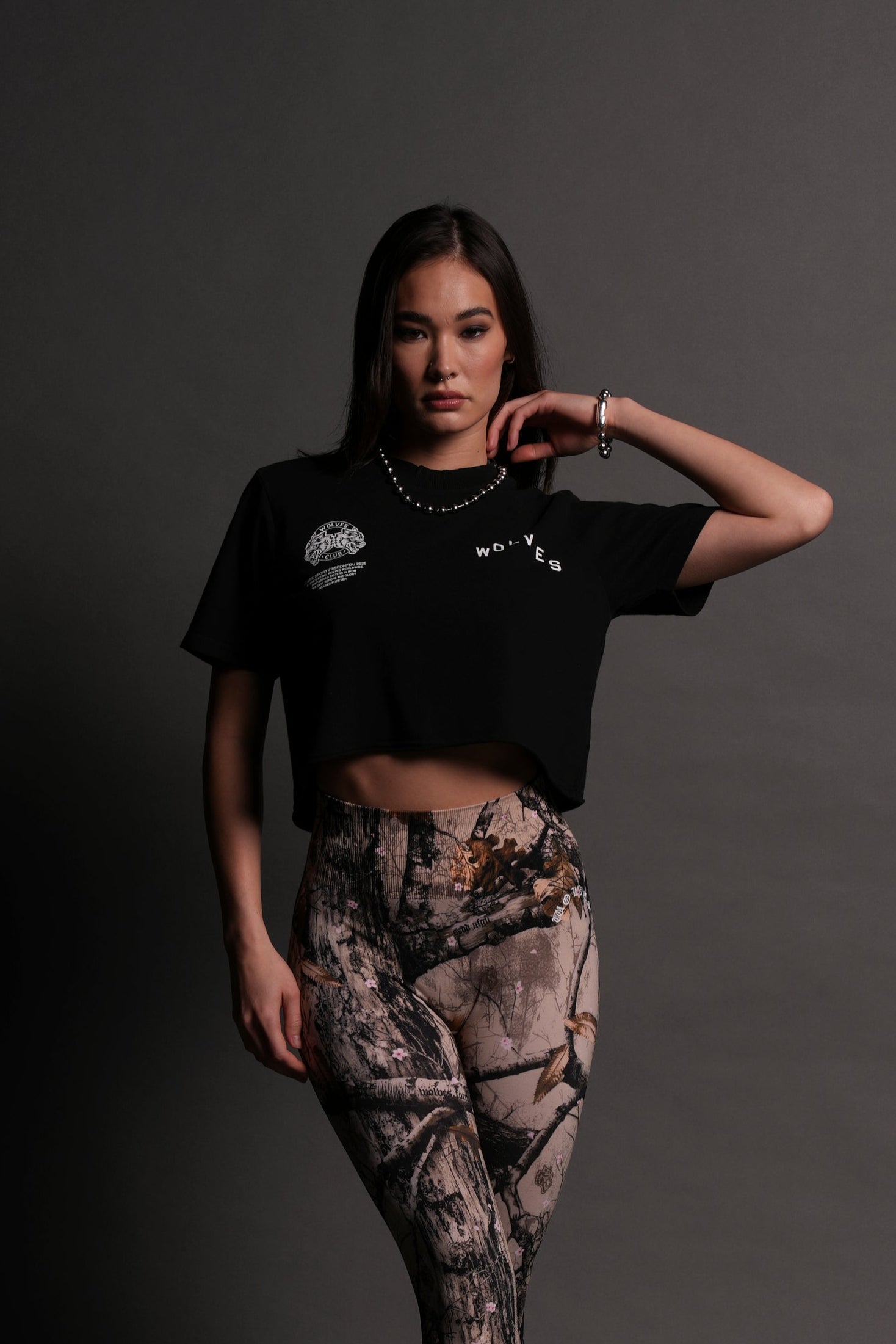 Pyramid V2 "Premium" (Cropped) Tee in Black — imagem 2