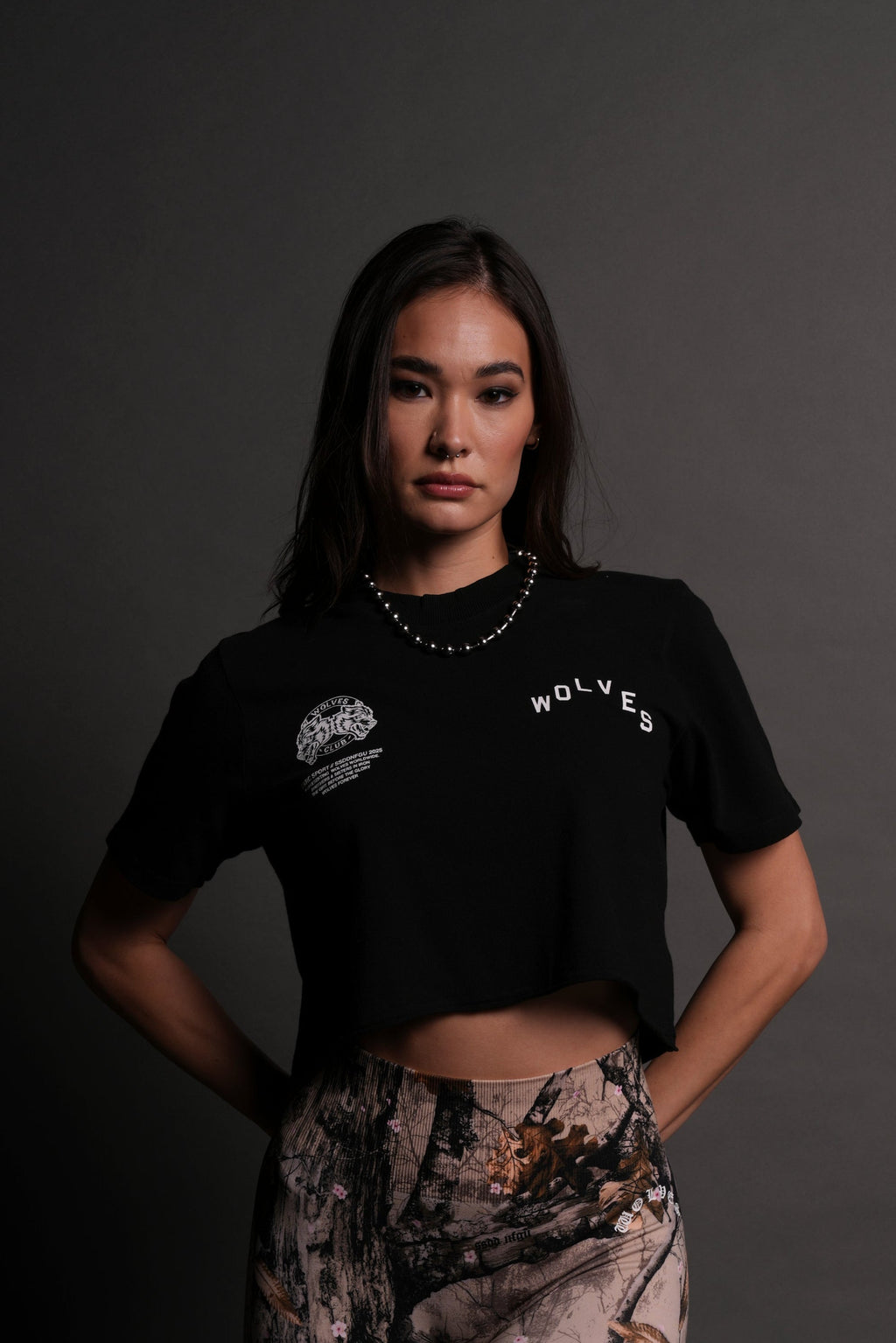 Pyramid V2 "Premium" (Cropped) Tee in Black — imagem 1