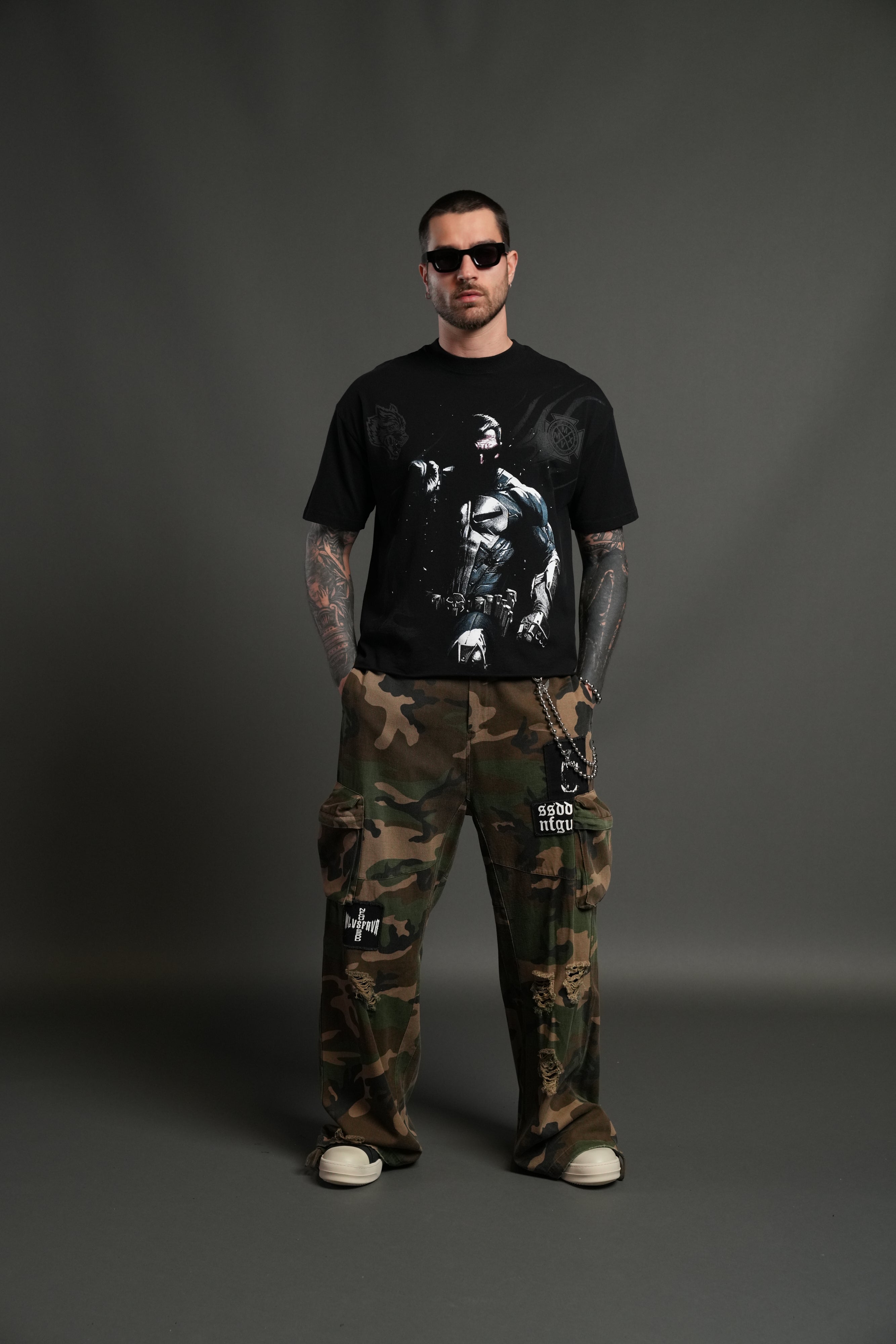 Punisher Grunge Mid-Length Raw Hem Tee in Black