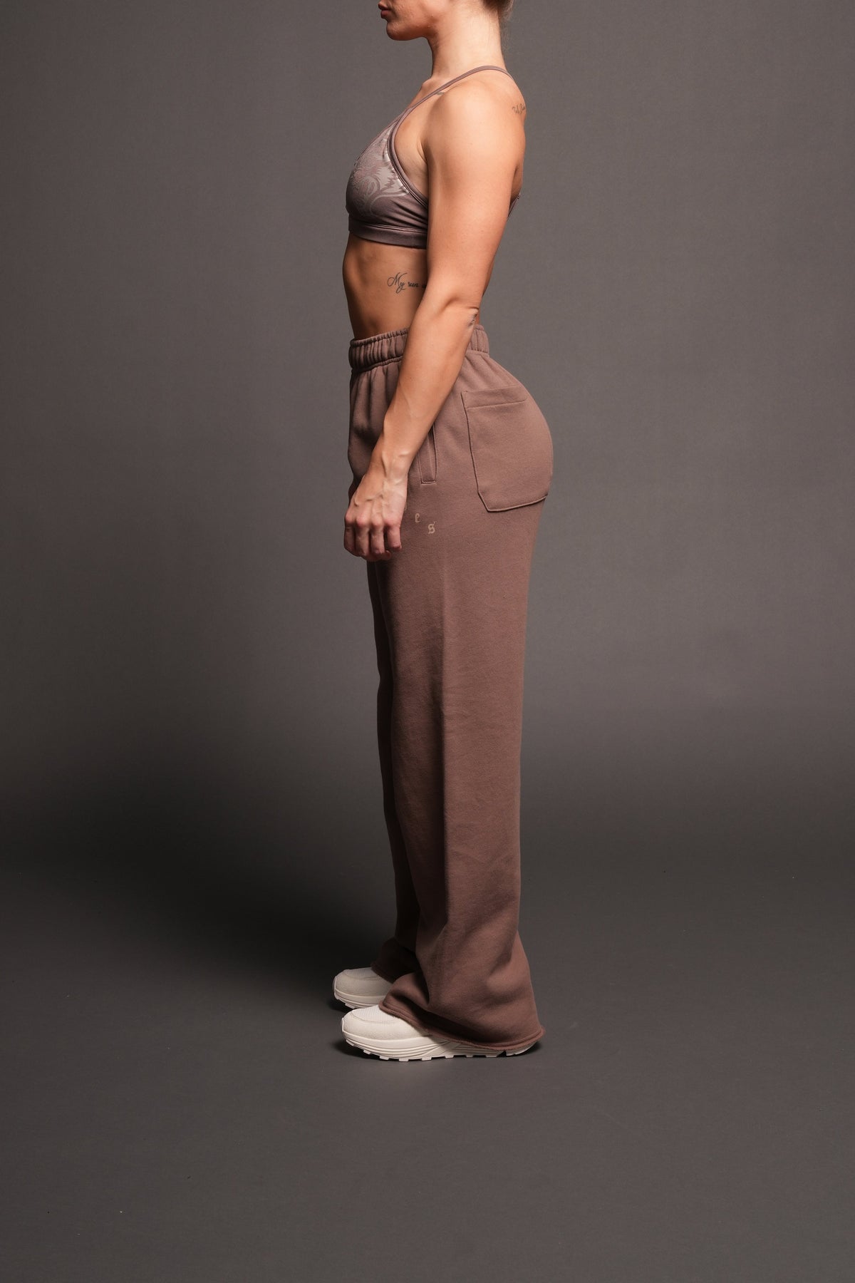 She Wolf Pyramid Big Cozy Sweats In Mojave Brown - imagem 2