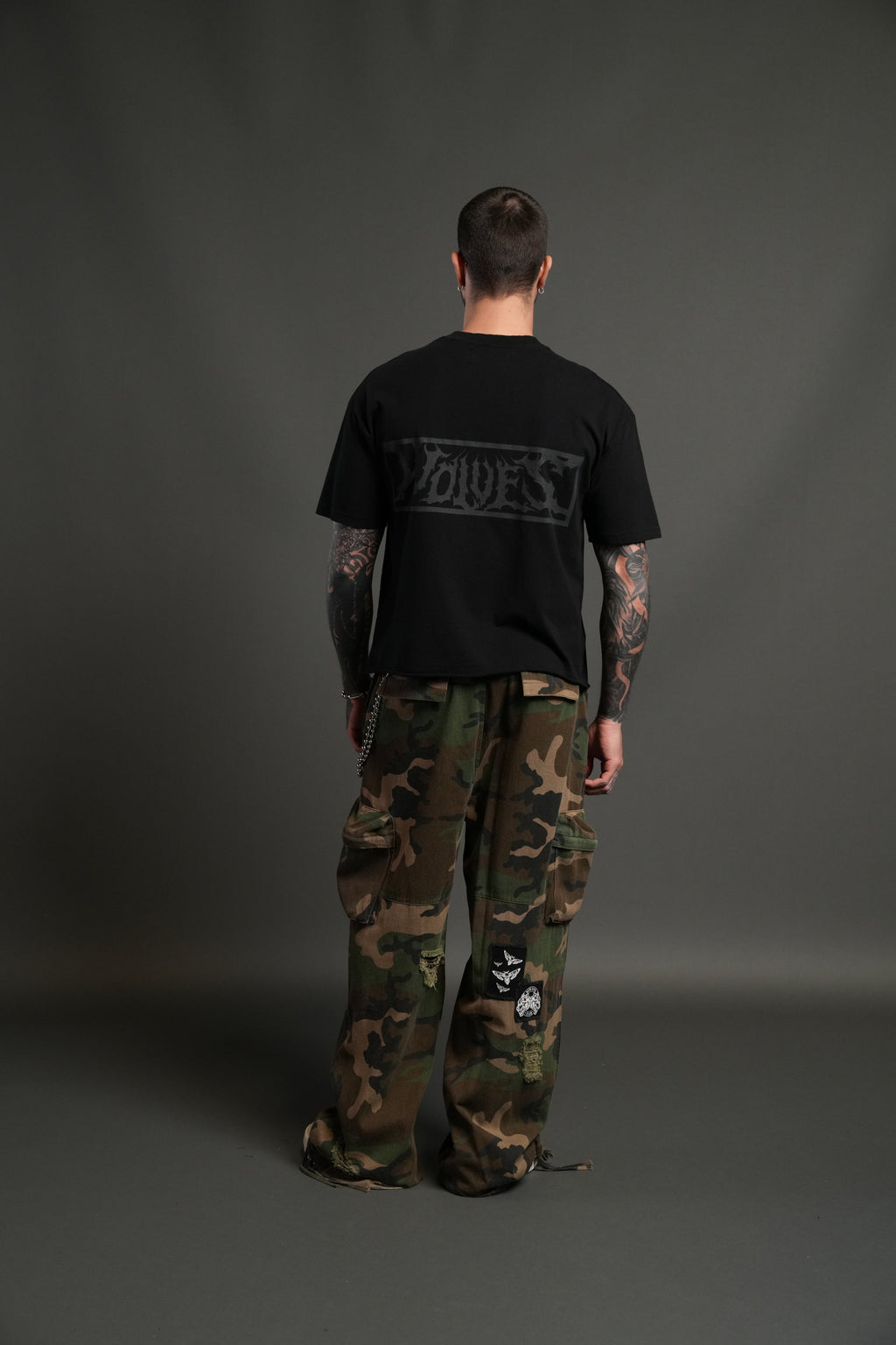 Punisher Grunge Mid-Length Raw Hem Tee in Black