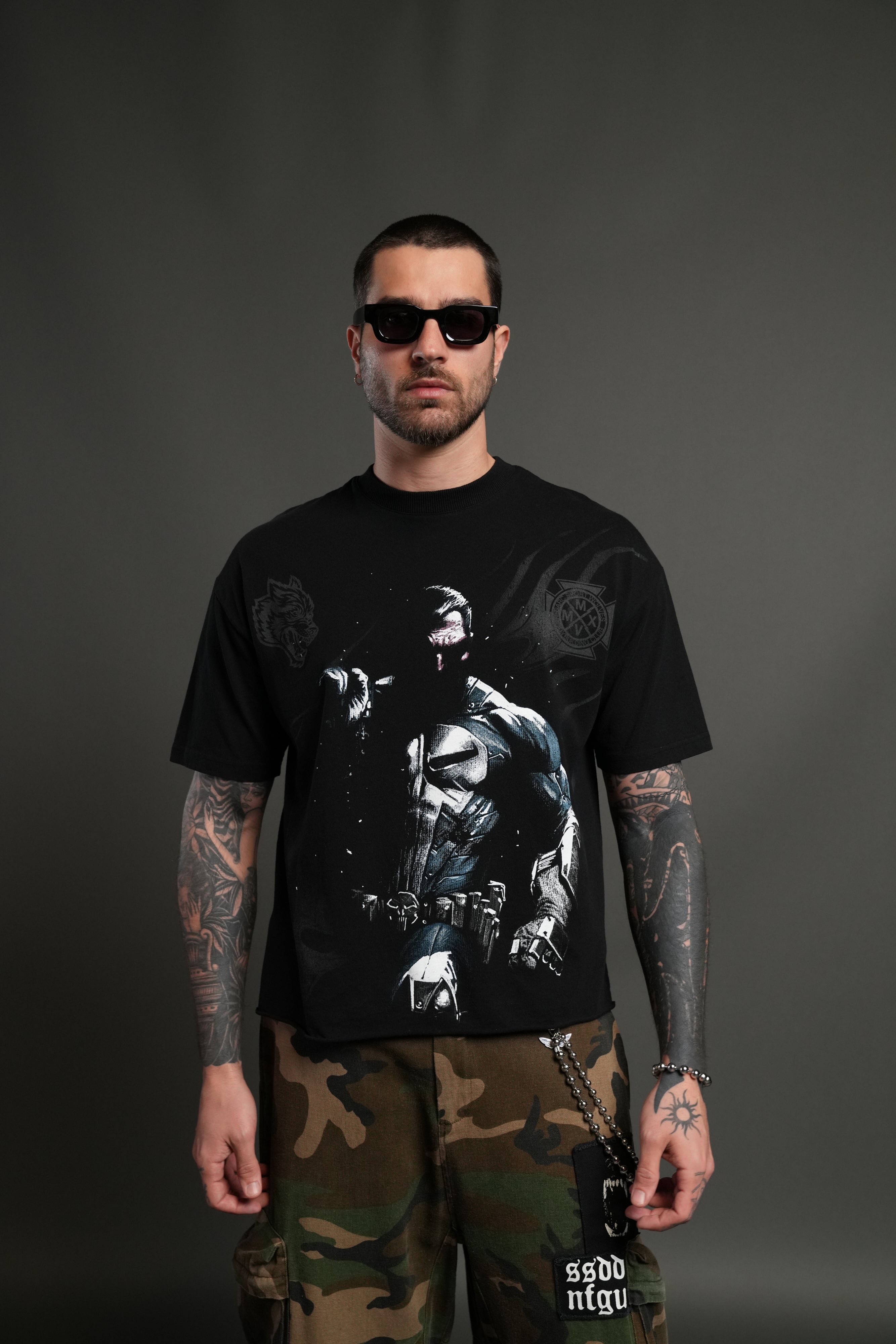 Punisher Grunge Mid-Length Raw Hem Tee in Black