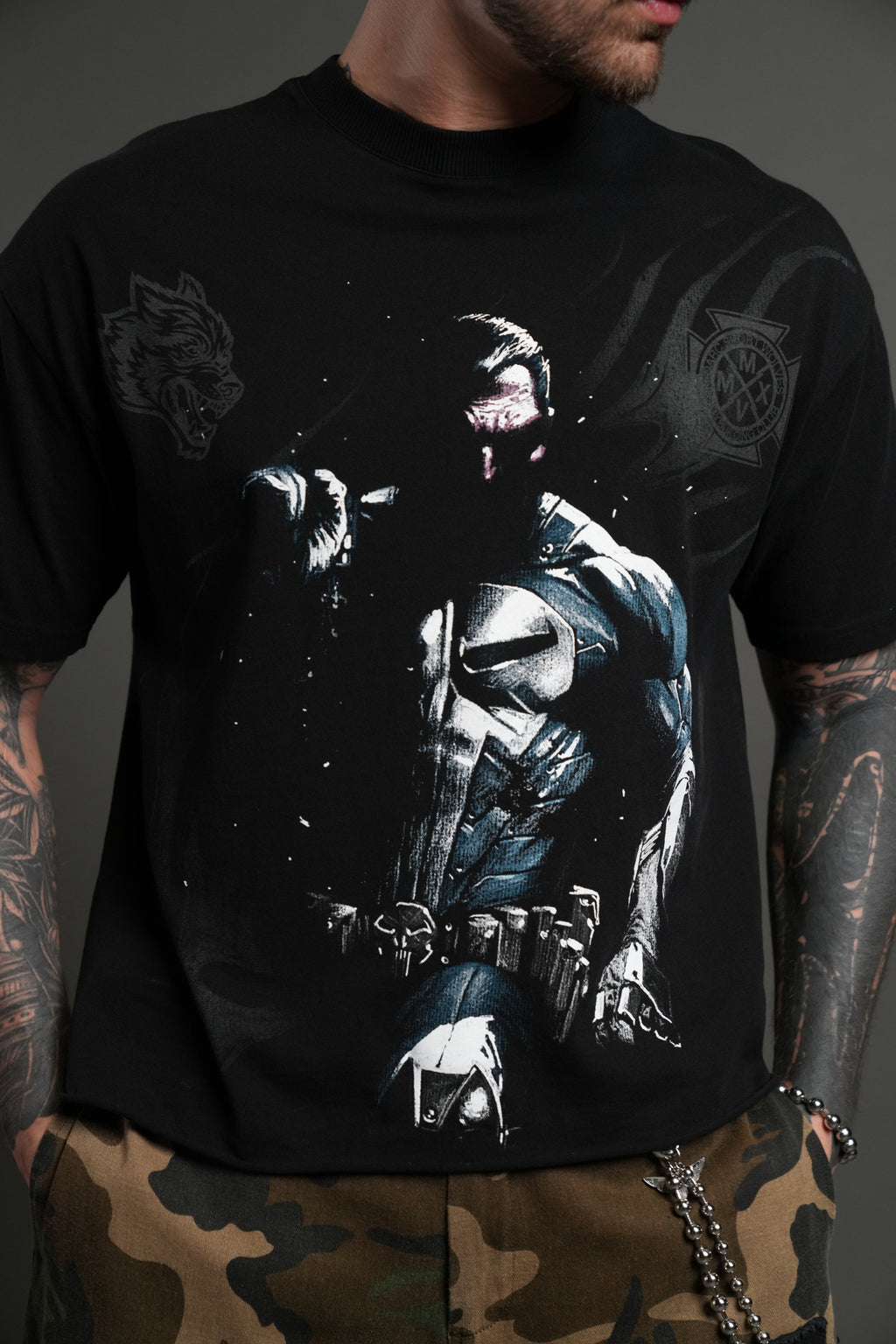 Punisher Grunge Mid-Length Raw Hem Tee in Black