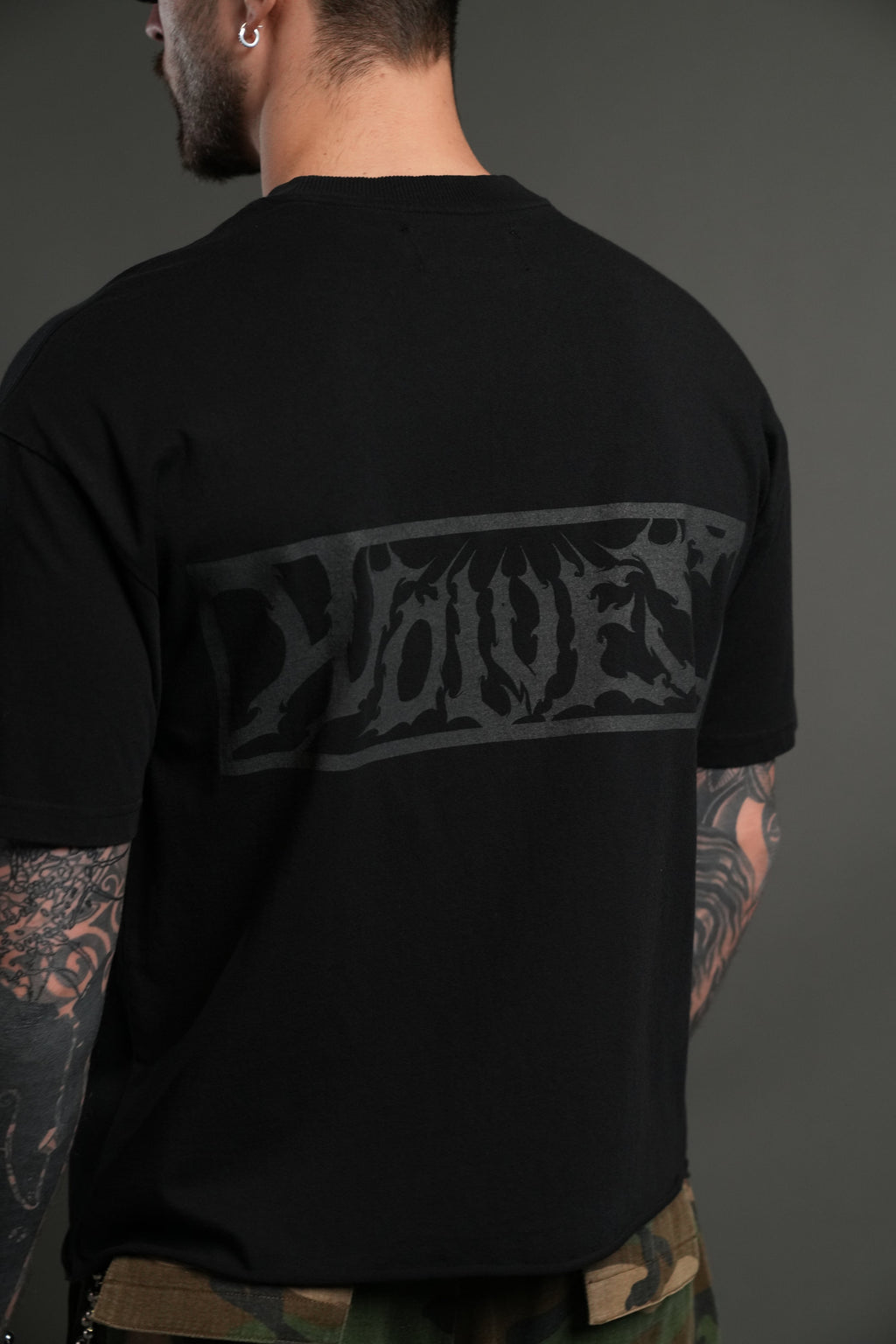 Punisher Grunge Mid-Length Raw Hem Tee in Black