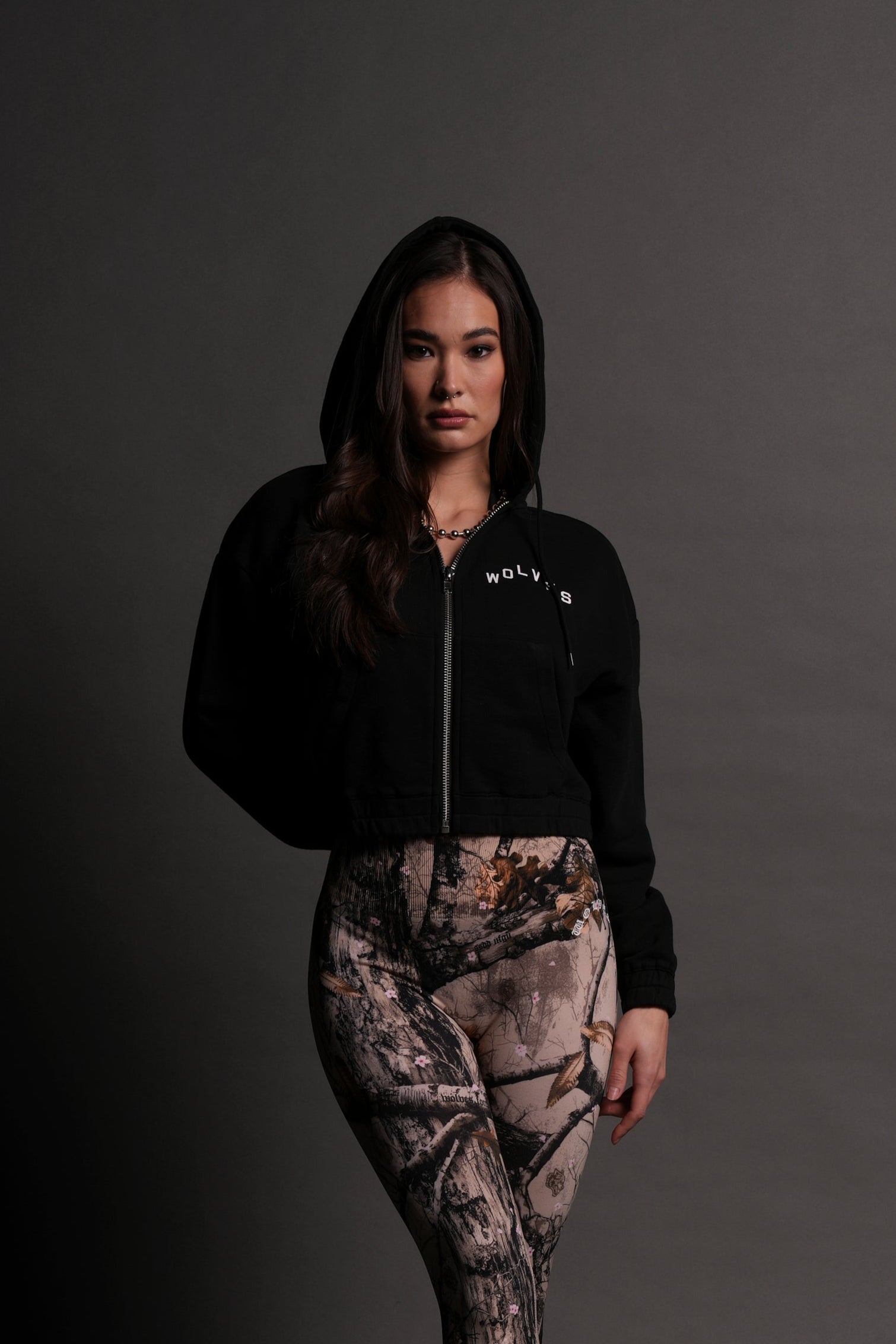 Pyramid V2 "Chambers" (Cropped) Zip Hoodie in Black — imagem 3