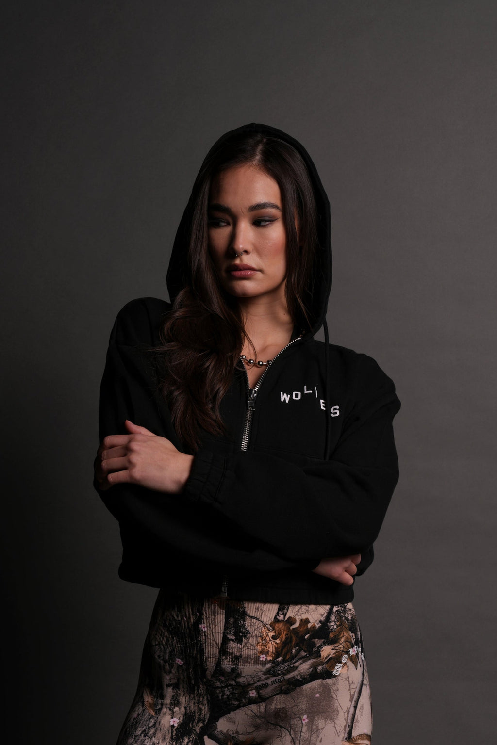 Pyramid V2 "Chambers" (Cropped) Zip Hoodie in Black — imagem 1