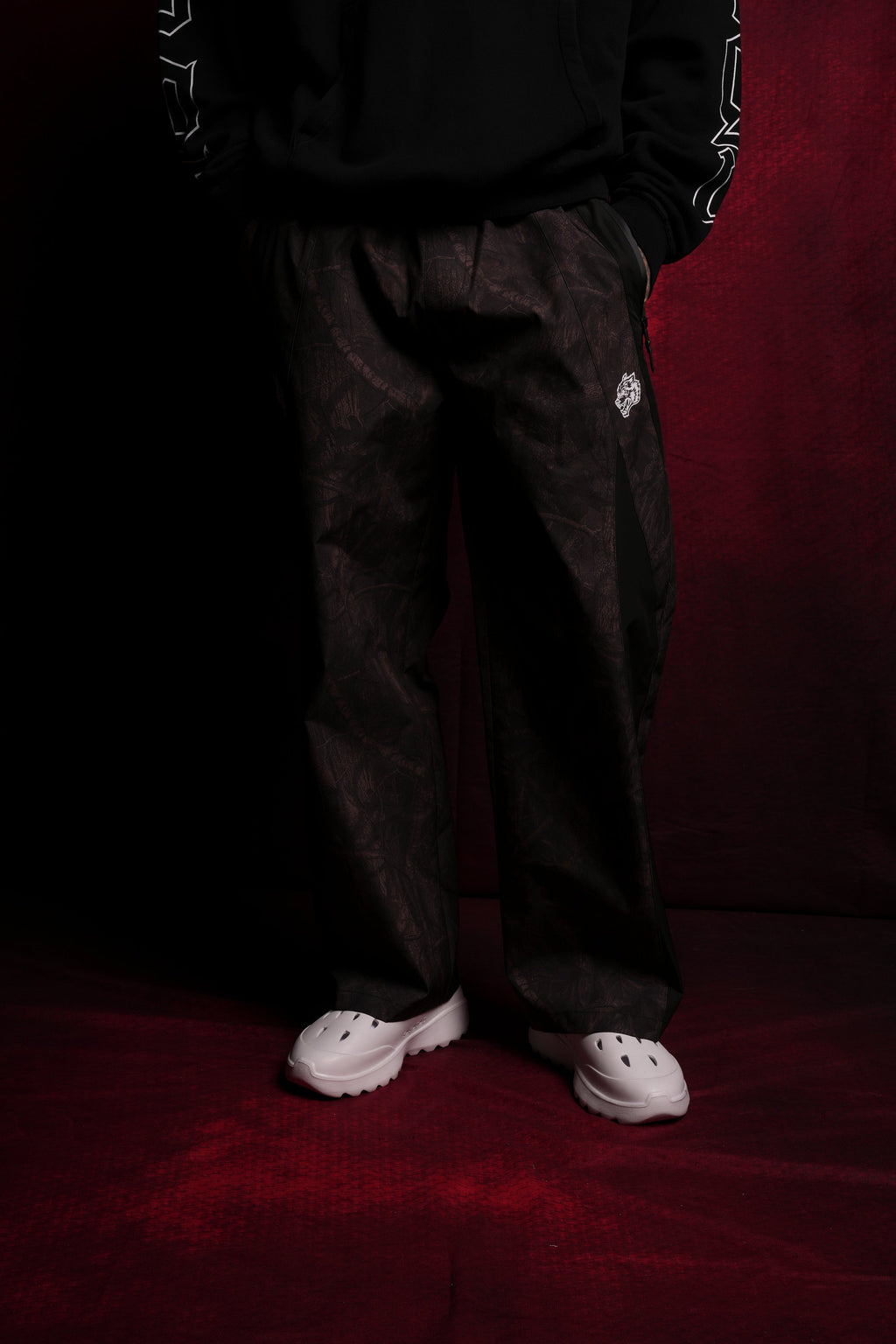 Dual Brolic Unisex Track Pants in Brown Driftwood Forest Camo — imagem 2
