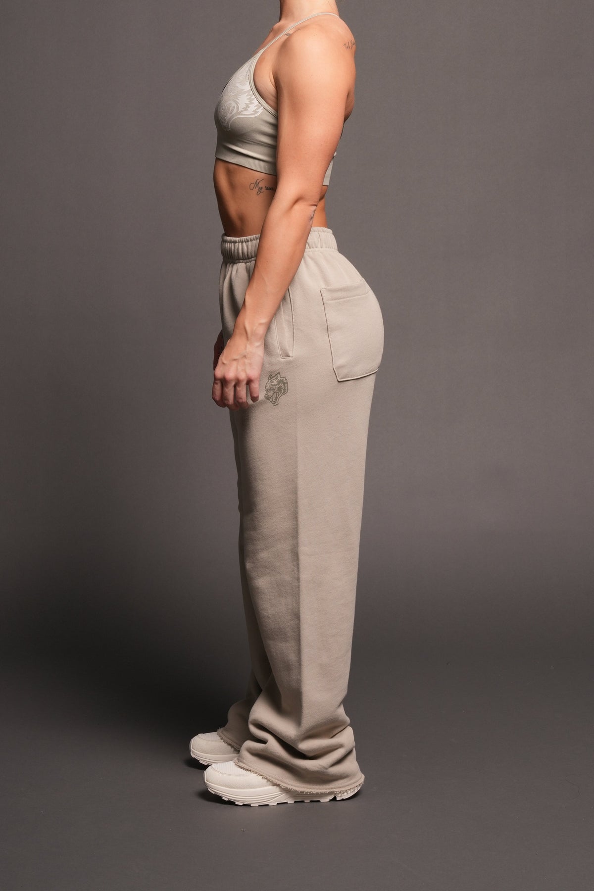 Dual Pyramid Big Cozy Sweats In Cactus Gray - imagem 2