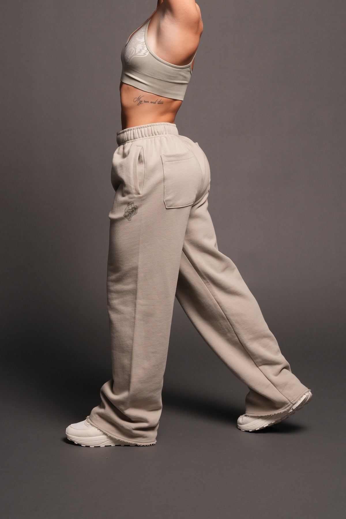 Dual Pyramid Big Cozy Sweats In Cactus Gray - imagem 3