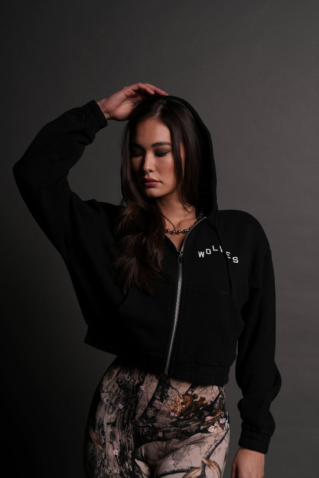 Pyramid V2 "Chambers" (Cropped) Zip Hoodie in Black — imagem 9
