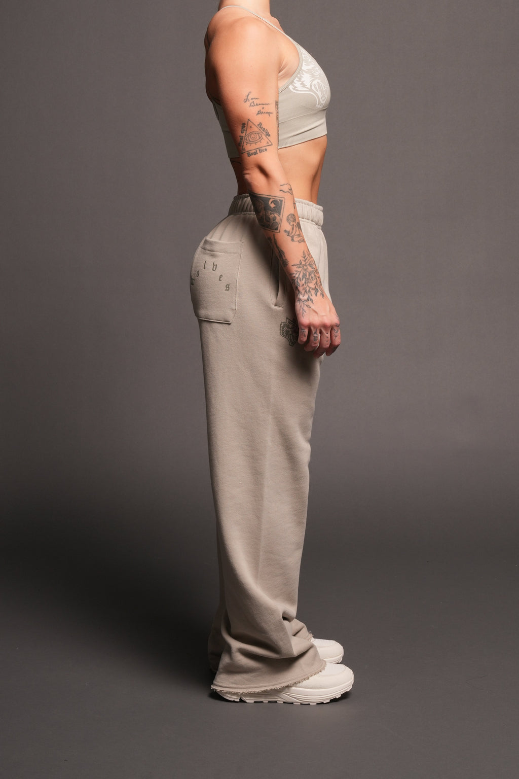 Dual Pyramid Big Cozy Sweats In Cactus Gray - imagem 5