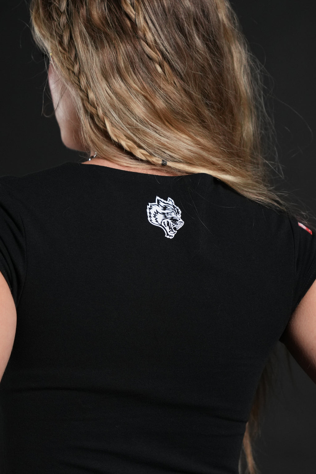 Moto Wolf Capsleeve Slash Tee in Black - imagem 6