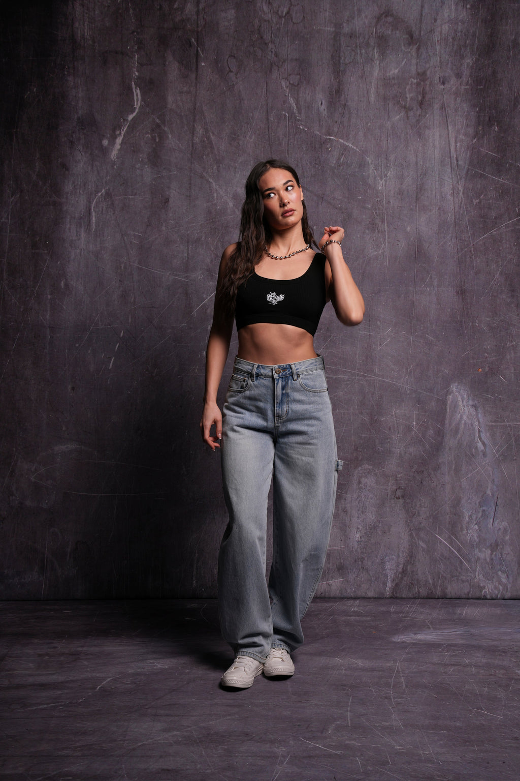 Roses While We're Here Wellness Bra in Black — imagem 4