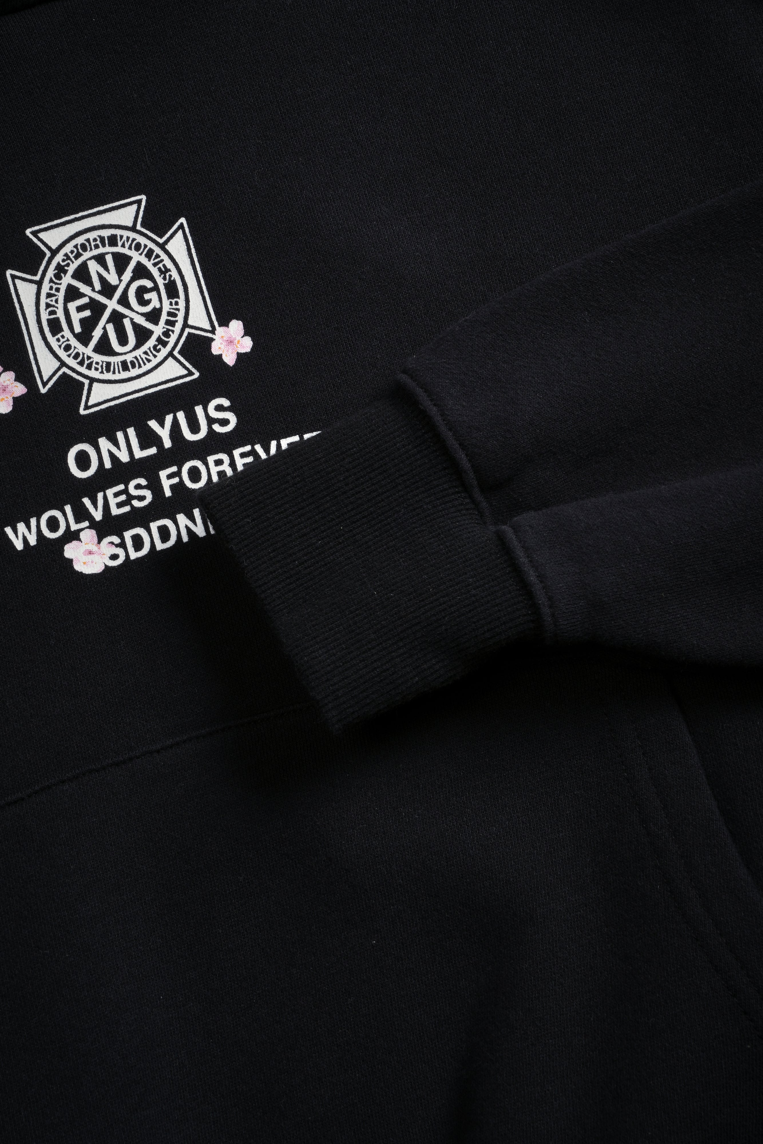 Our Fire V2 "Owen" (Cropped) Hoodie in Black — imagem 6