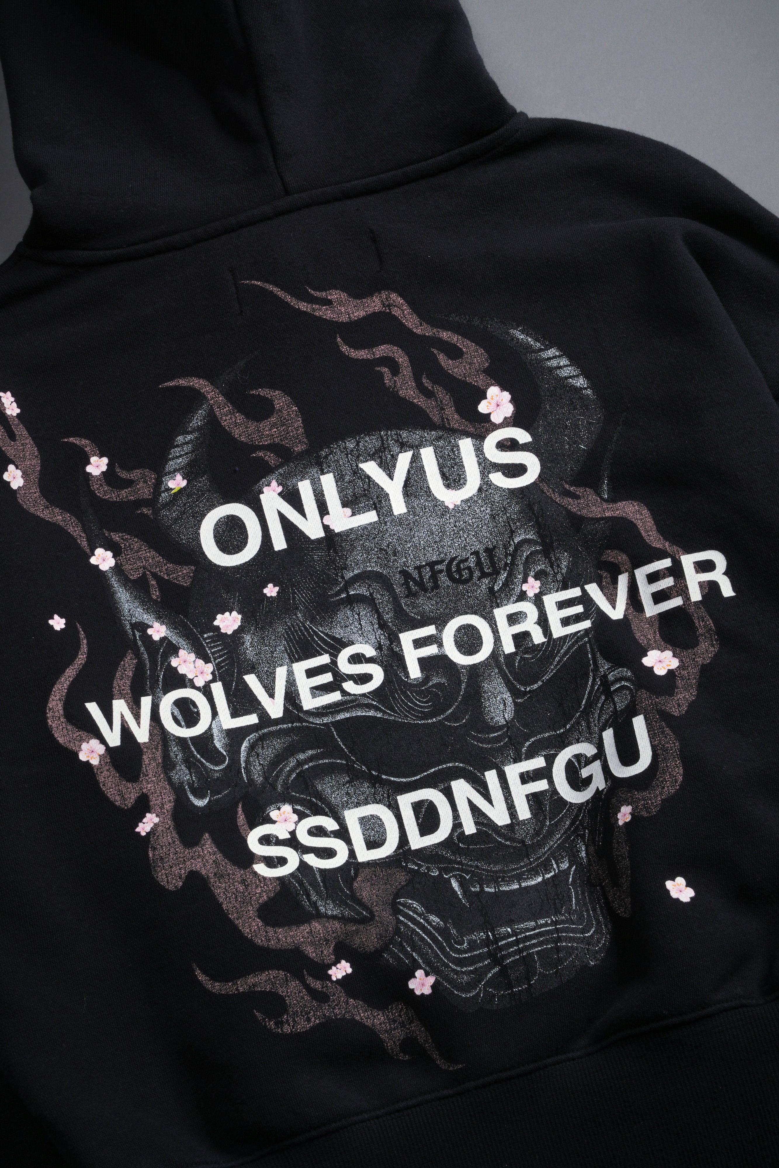Our Fire V2 "Owen" (Cropped) Hoodie in Black — imagem 10