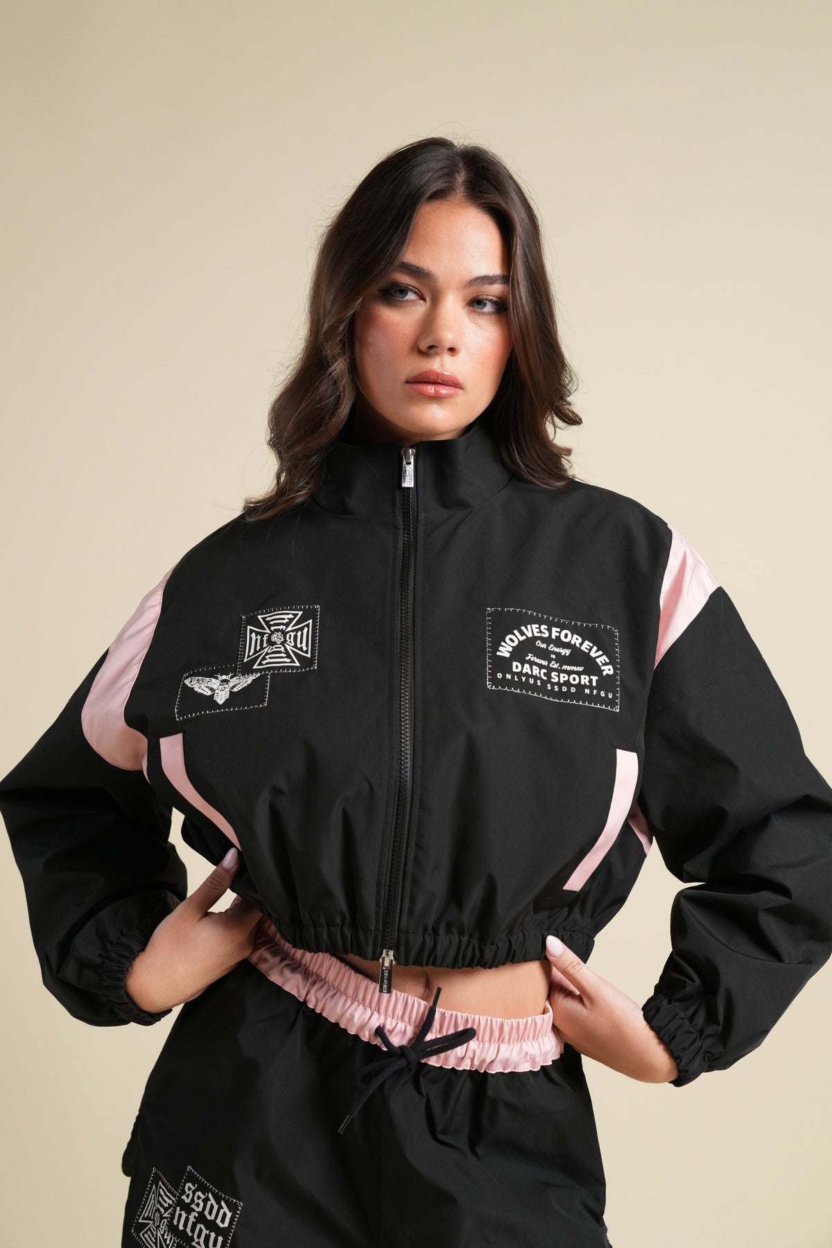 Chopper Core Applique Nadia Track Jacket in Black/Cherry Blossom — imagem 5