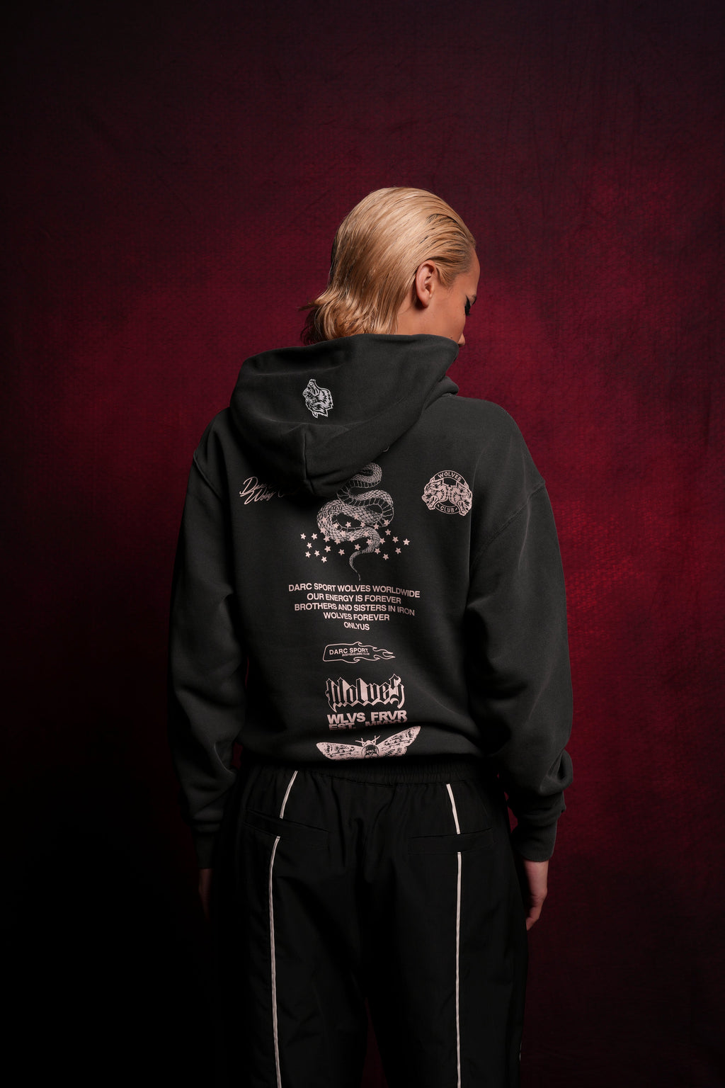 Never Back Down "Dakota" Hoodie in Wolf Gray — imagem 1