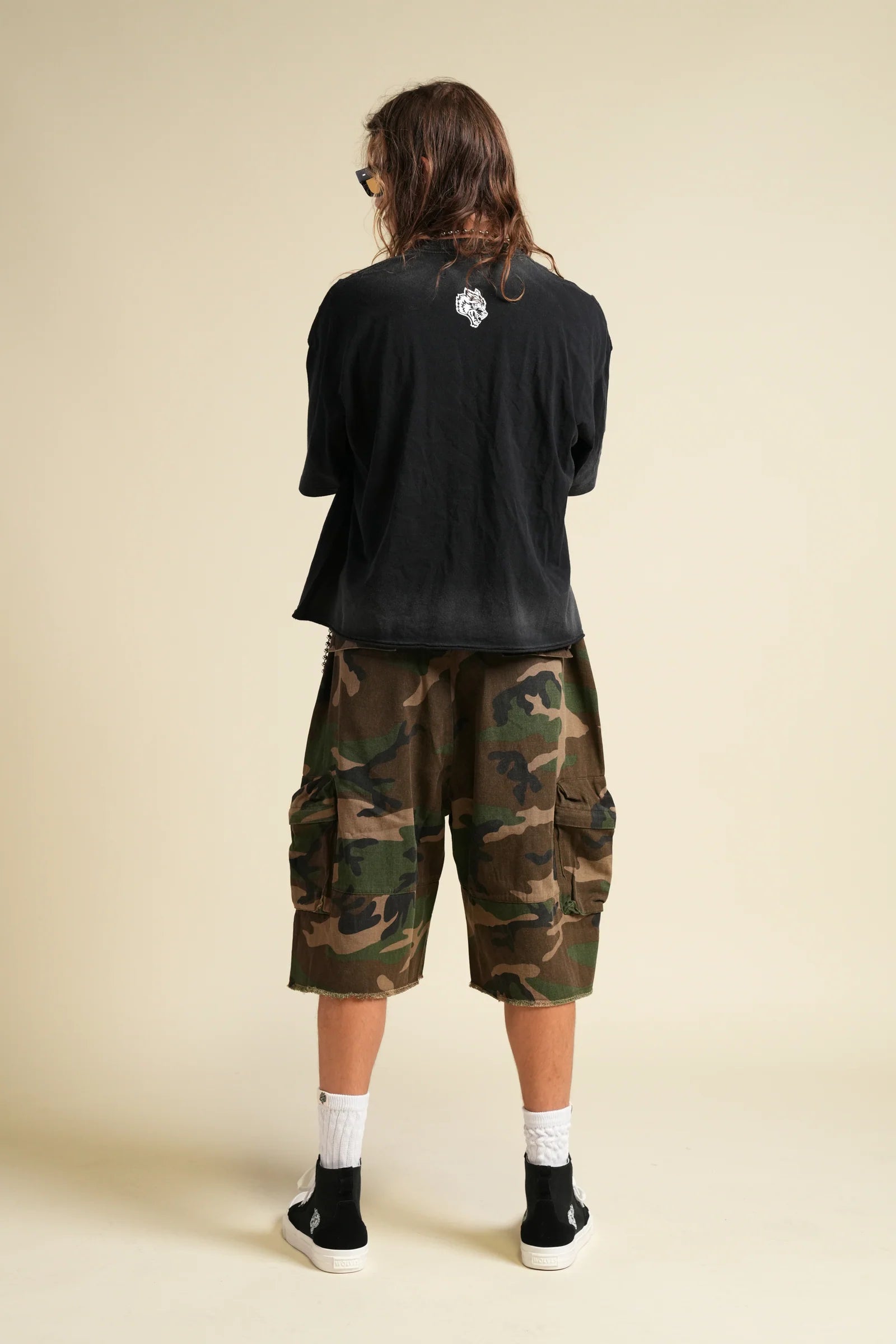 OHANA WOLVES CLUB GRUNGE RAW HEM MID LENGTH TEE IN BLACK DRIFT WASH