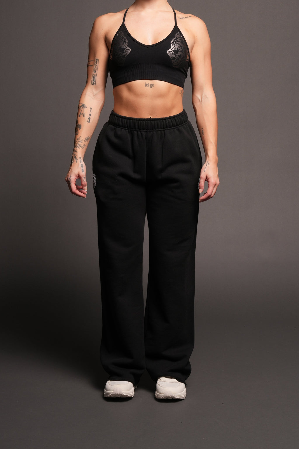 Dual Pyramid Big Cozy Sweats In Black - imagem 1