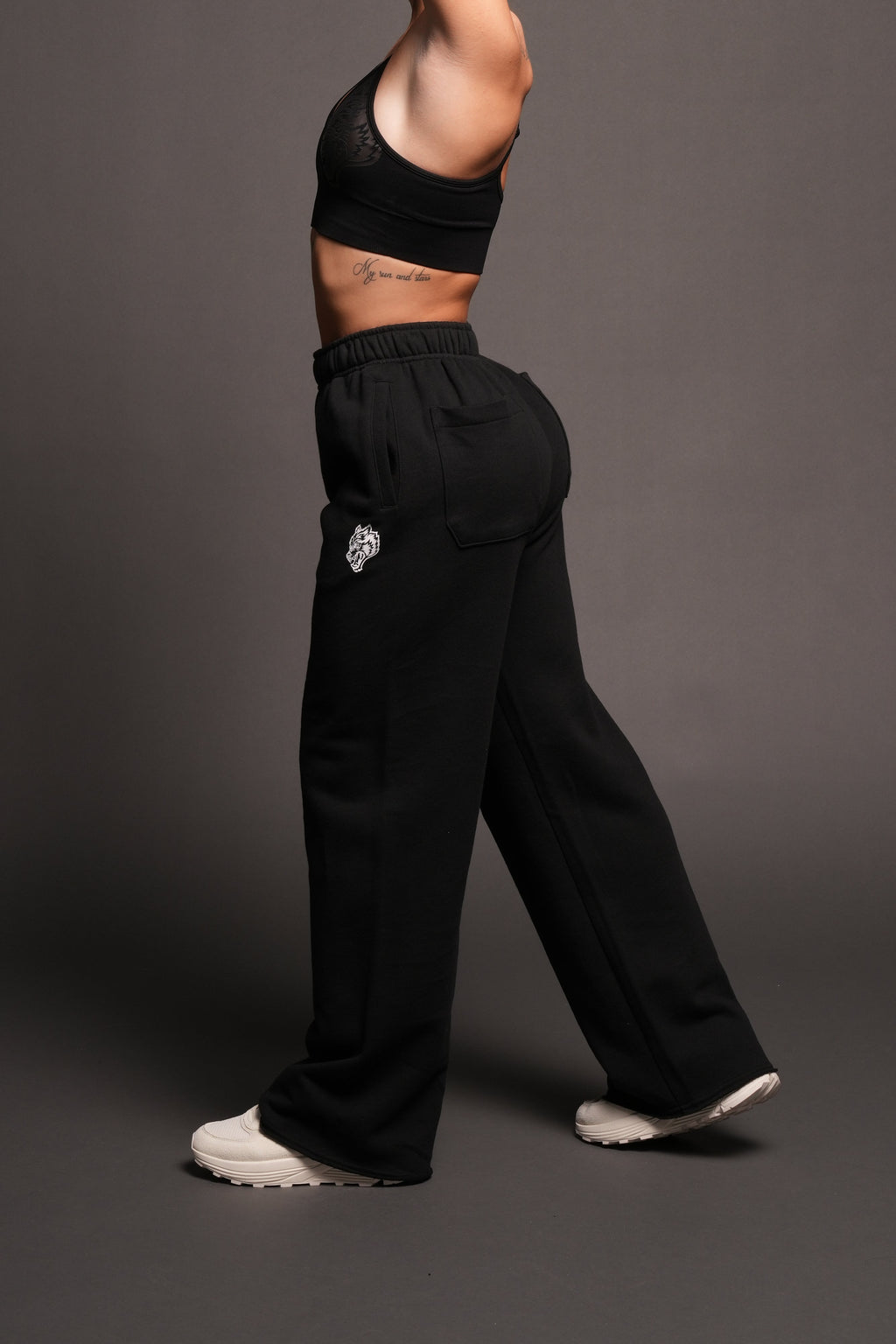 Dual Pyramid Big Cozy Sweats In Black - imagem 3