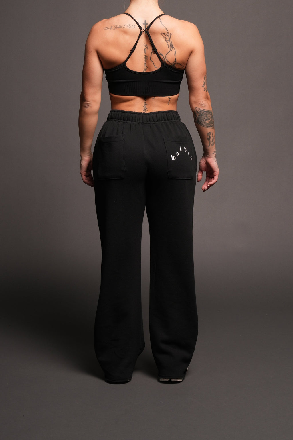 Dual Pyramid Big Cozy Sweats In Black - imagem 4