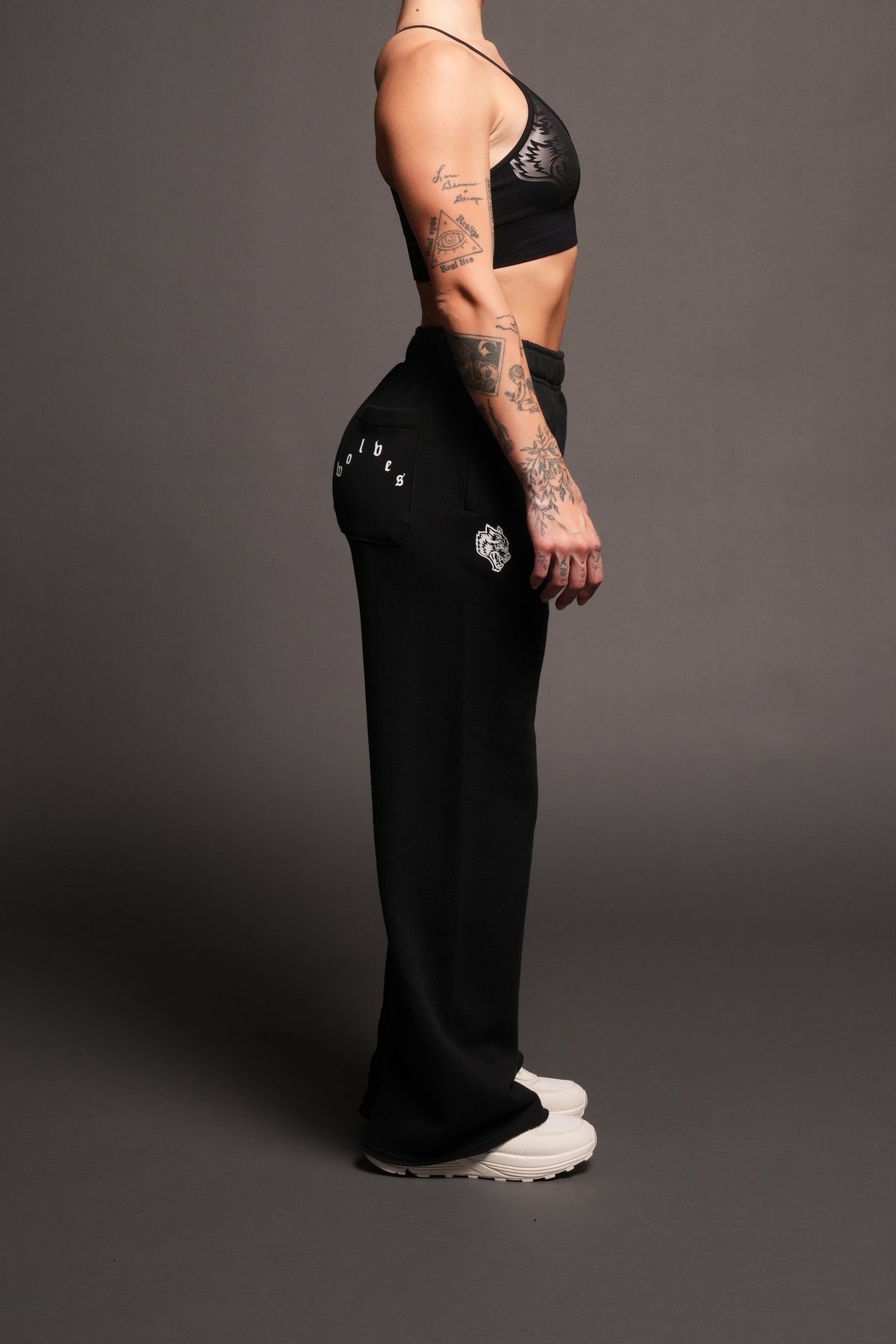 Dual Pyramid Big Cozy Sweats In Black - imagem 5