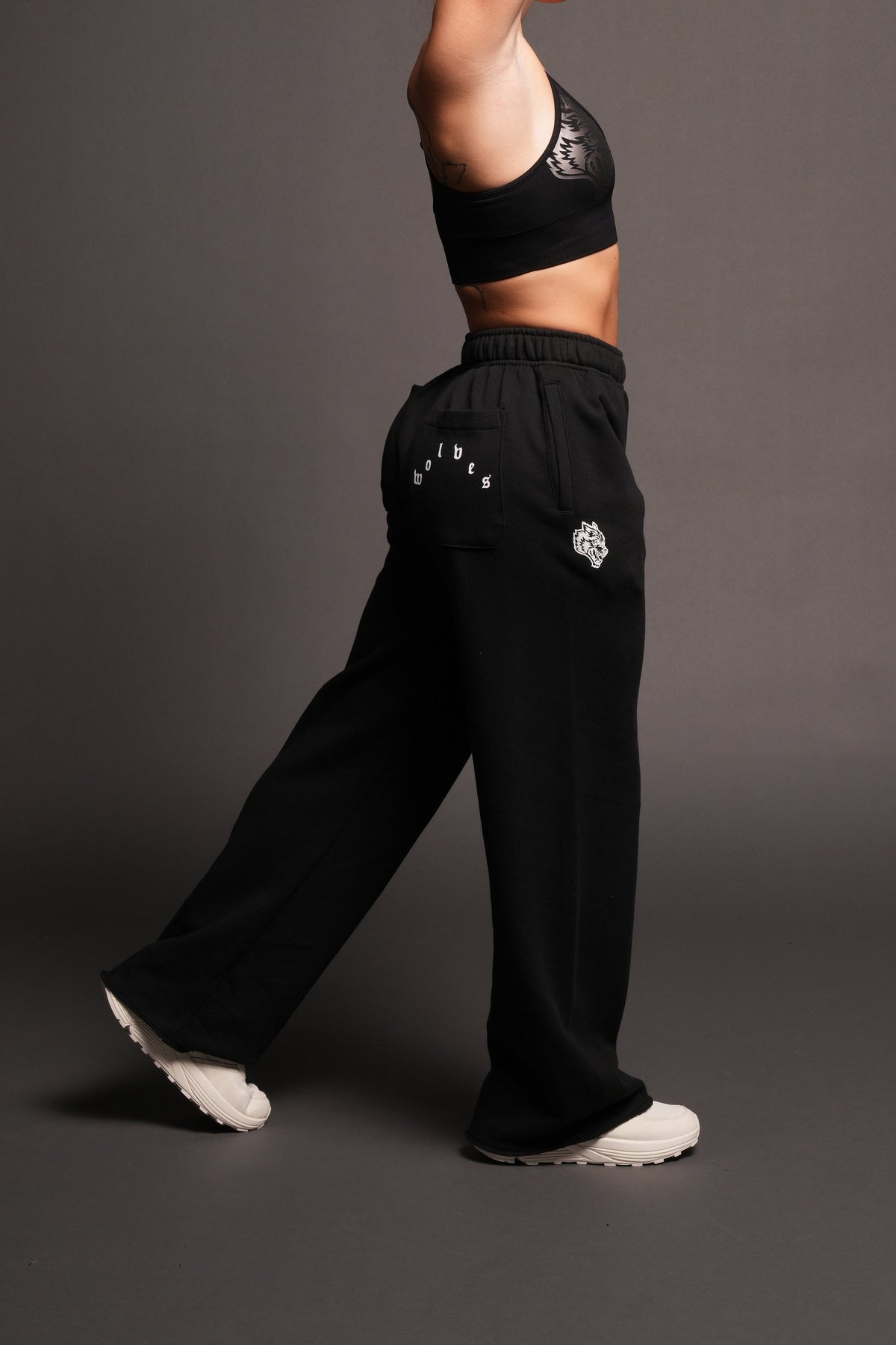 Dual Pyramid Big Cozy Sweats In Black - imagem 6
