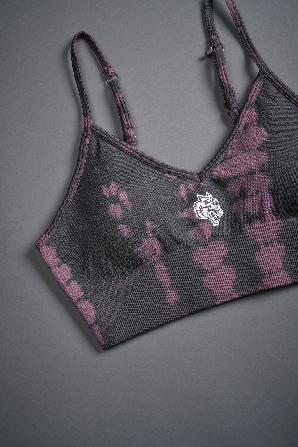 Single Wolf "Everson Seamless" Sports Bra in Cipher Purple Serpent - imagem 6
