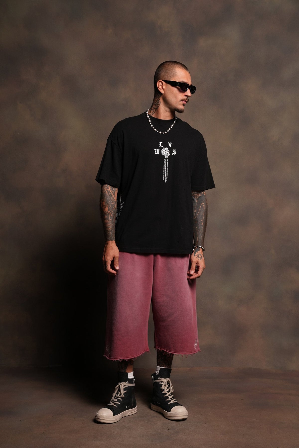 Dual Wolf Capri Sweat Pants In Cherry Red Super Sun Fade