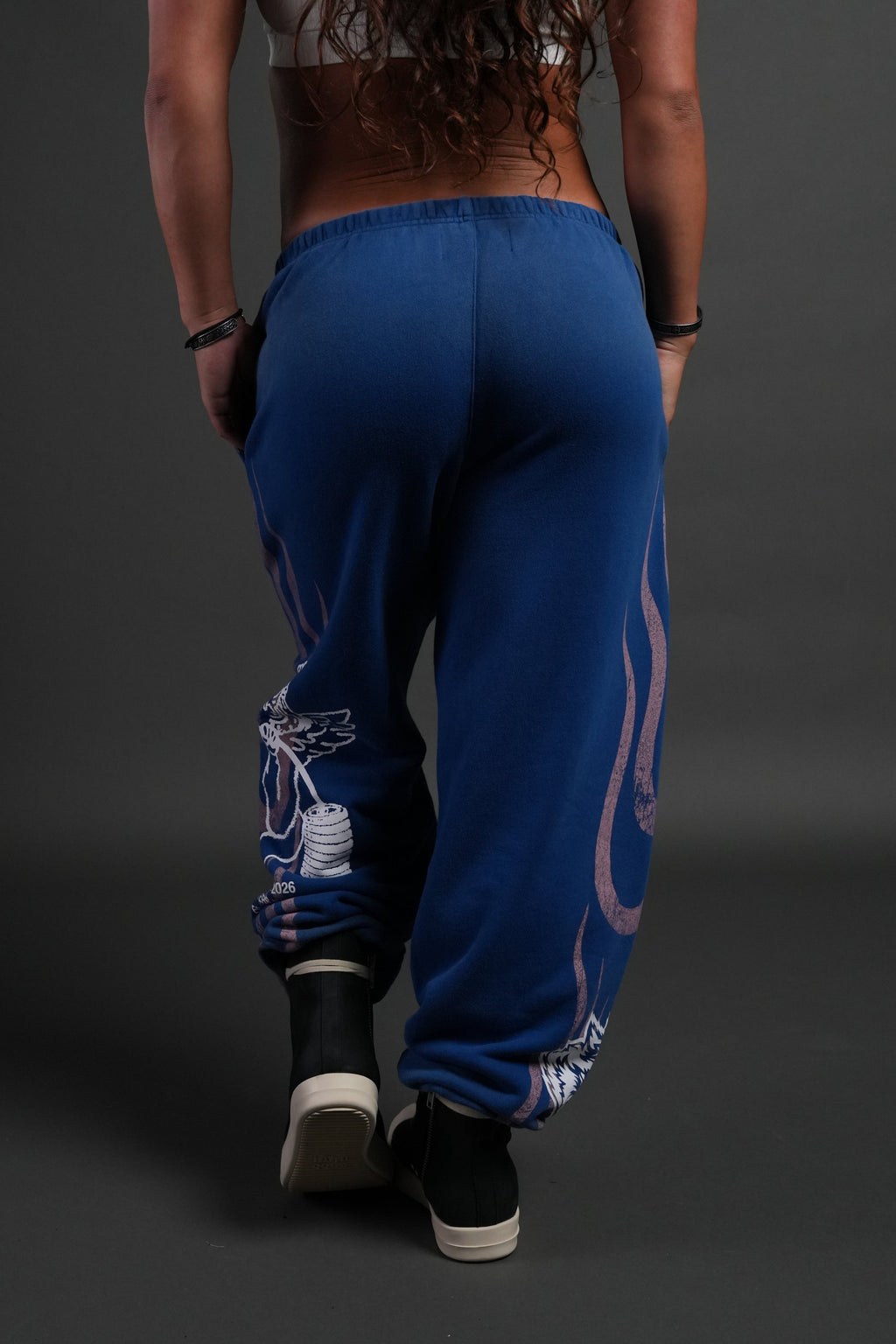 Powerhouse of the Cherub Unisex Lightweight Lounger Sweat Pants in Darc Cobalt Drift Wash — imagem 10