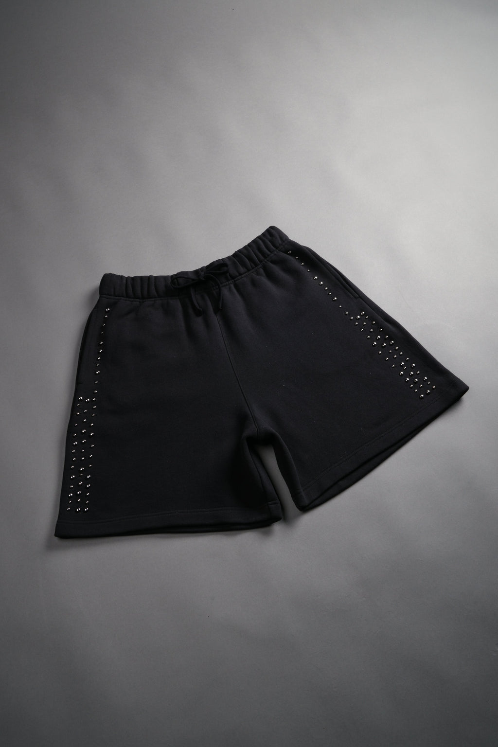 Stud Wolf Post Lounge Sweat Shorts in Black — imagem 6