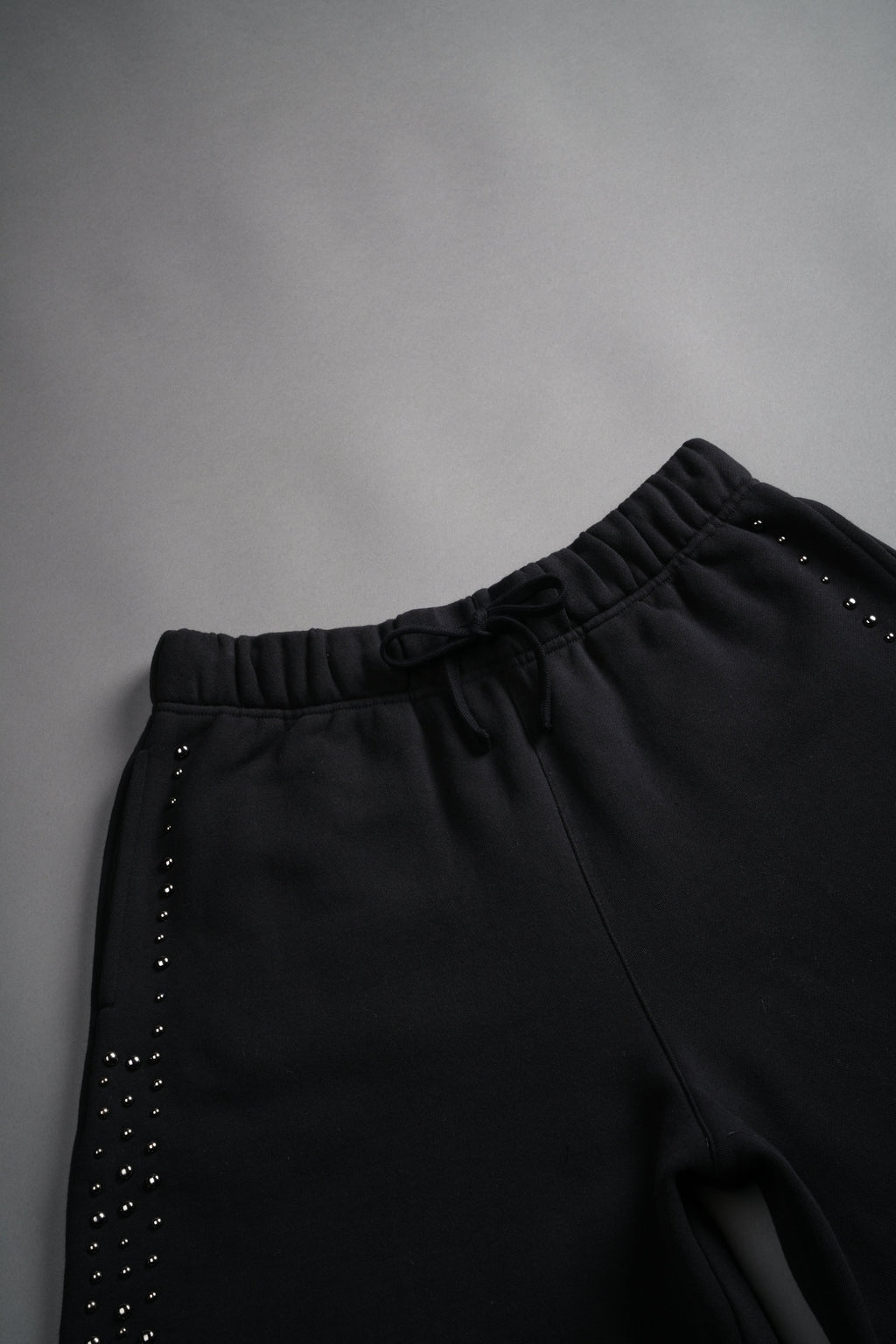 Stud Wolf Post Lounge Sweat Shorts in Black — imagem 7