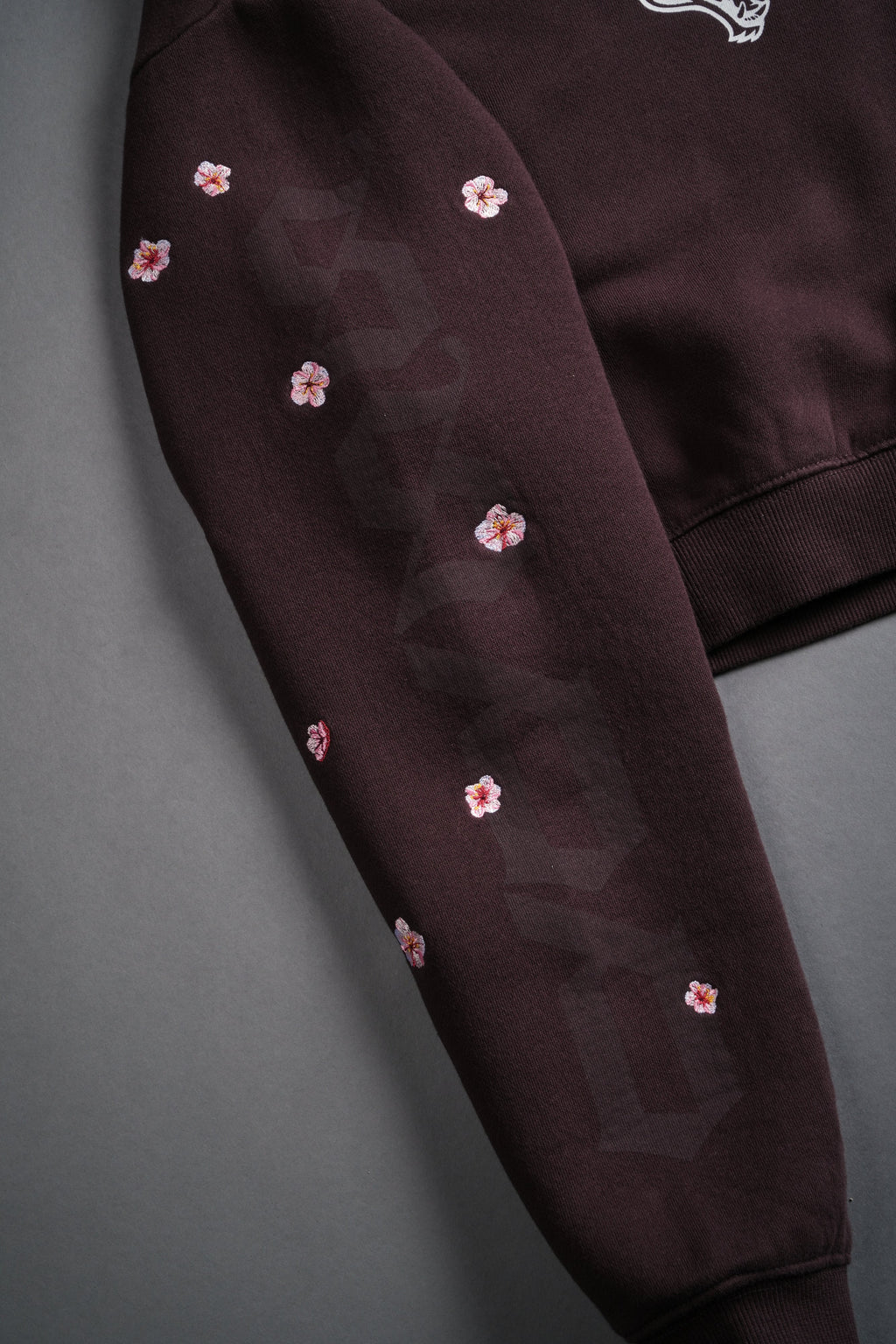 Blossom Forever "Rose" Hoodie in Darc Garnet — imagem 9