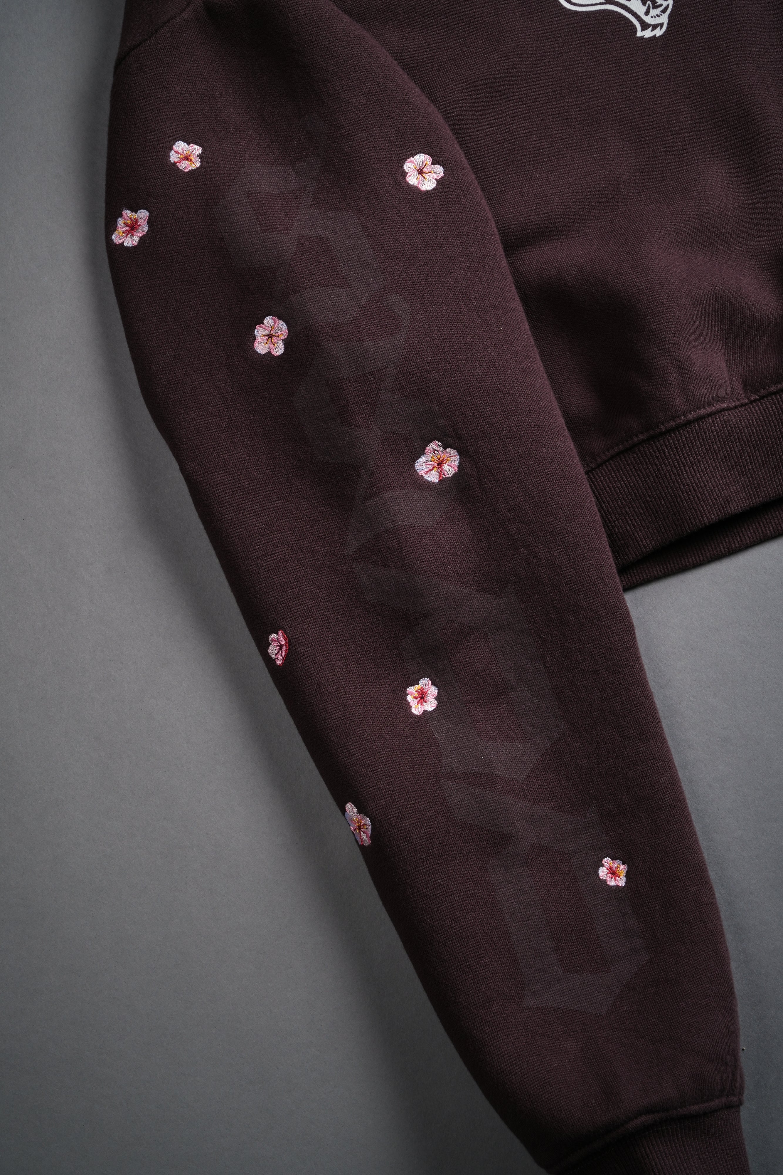 Blossom Forever "Rose" Hoodie in Darc Garnet — imagem 9