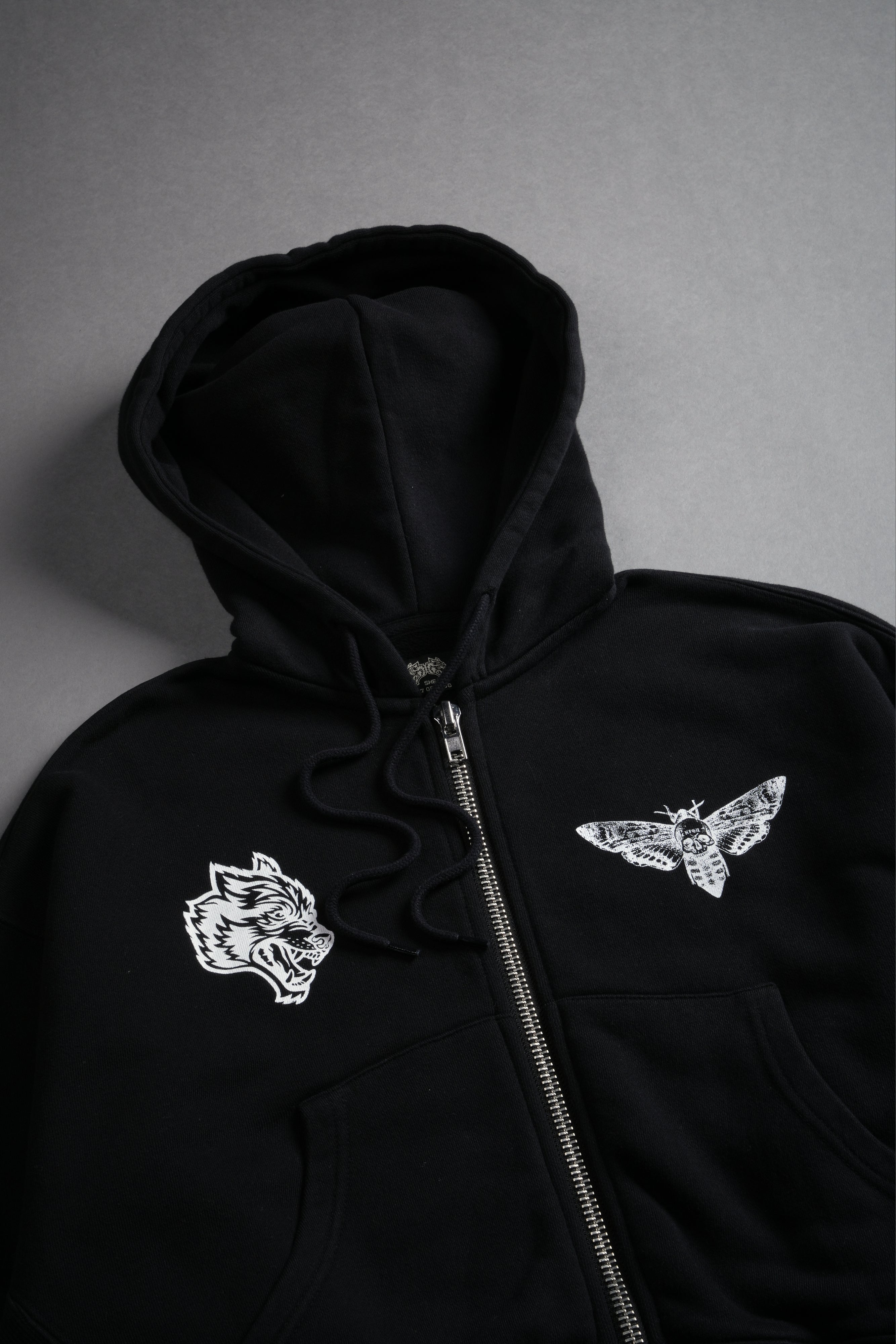 Single Wolf "Sage" Cropped Zip Hoodie in Black — imagem 8