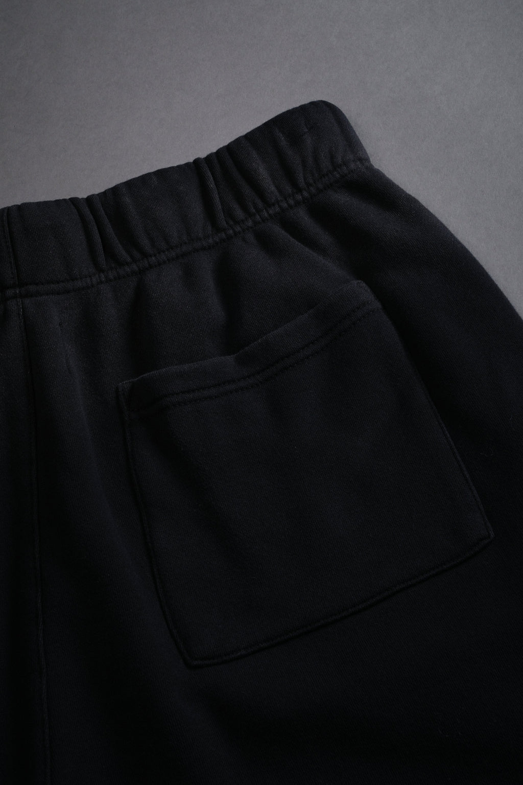 Studded Midnight Wolves Oversized Post Lounge Sweat Shorts in Black Drift Wash — imagem 10