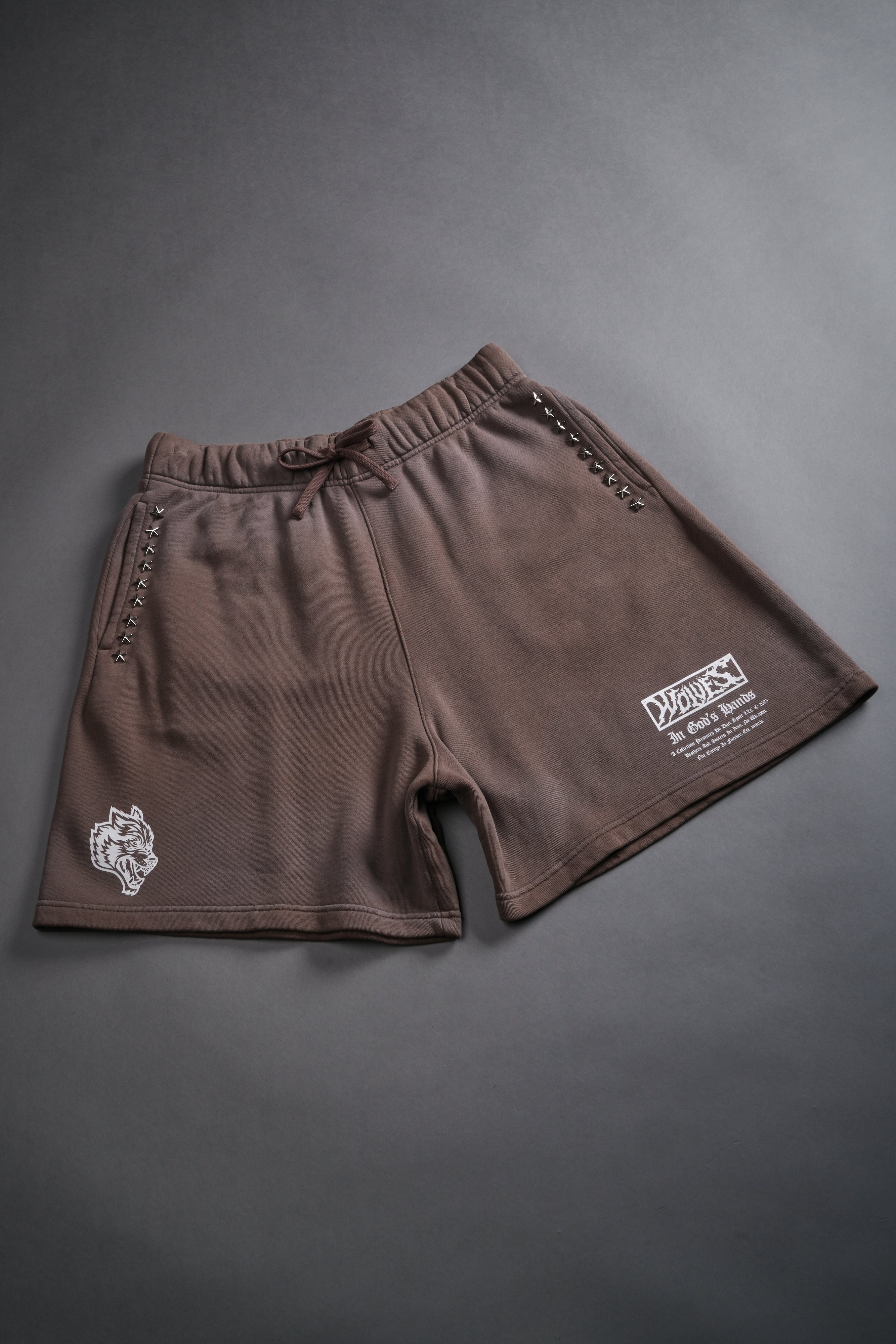 Studded Midnight Wolves Oversized Post Lounge Sweat Shorts in Mojave Brown Drift Wash — imagem 6