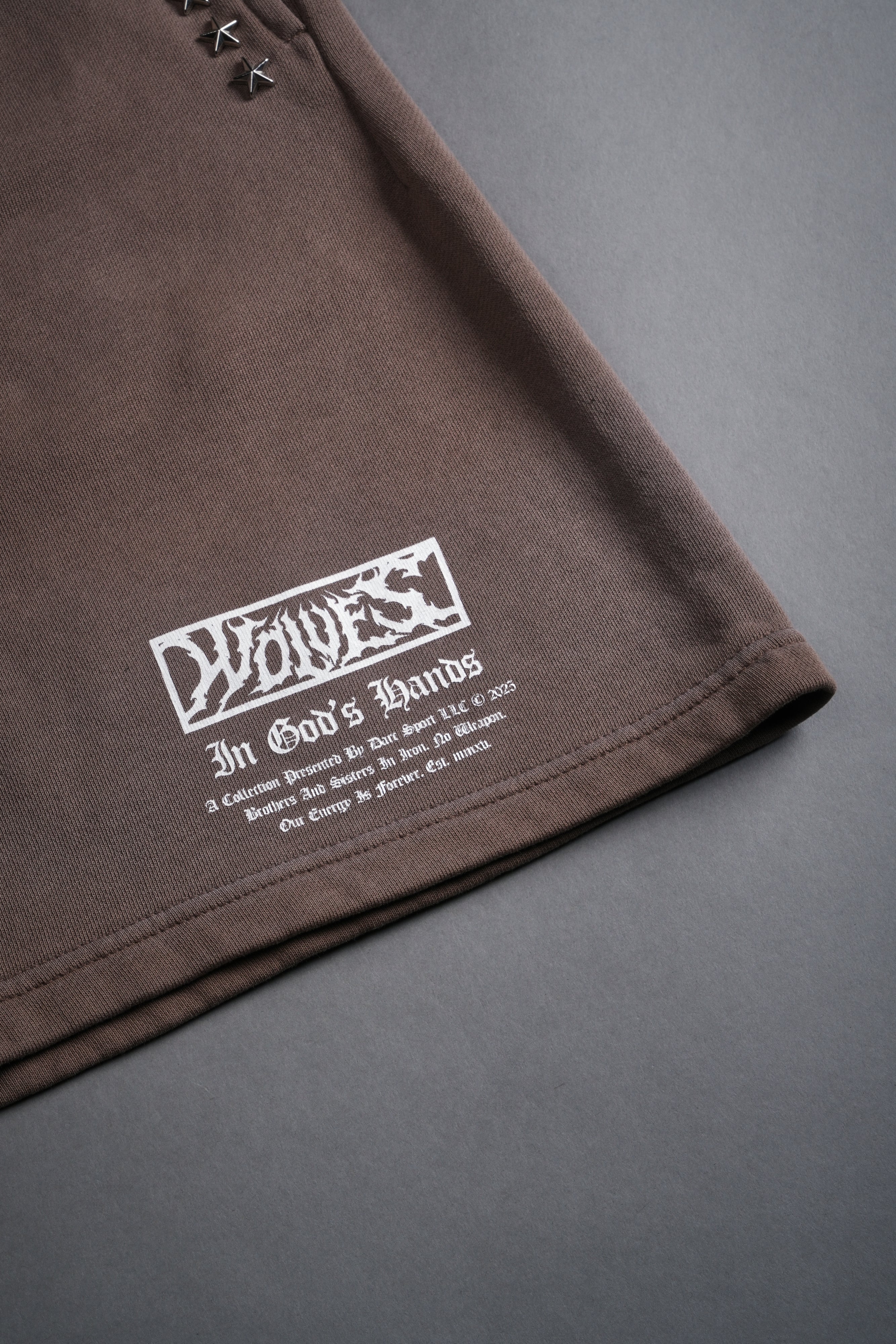 Studded Midnight Wolves Oversized Post Lounge Sweat Shorts in Mojave Brown Drift Wash — imagem 9