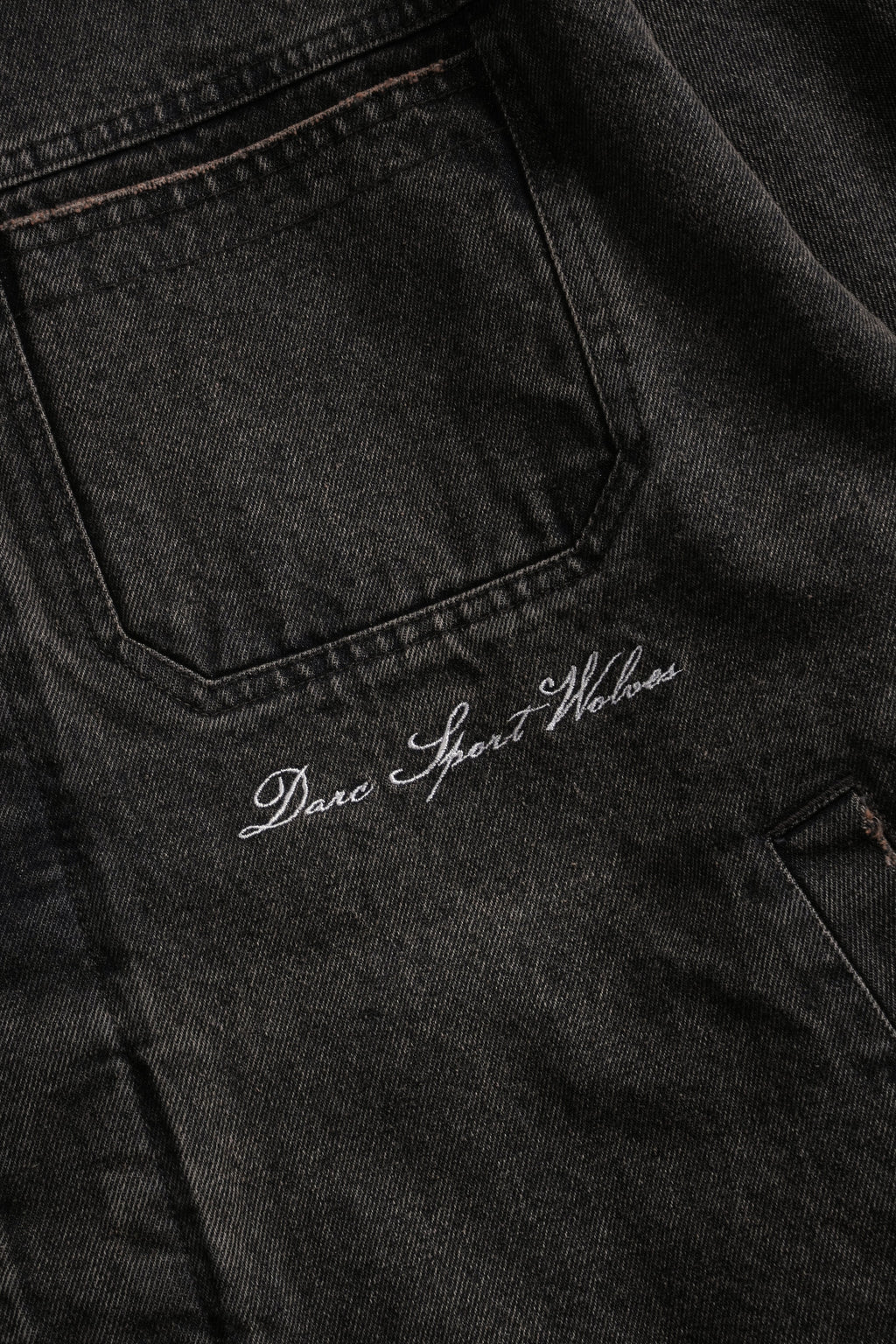 Darc Sport Wolves Jax Denim Jacket in Mojave Brown - imagem 17