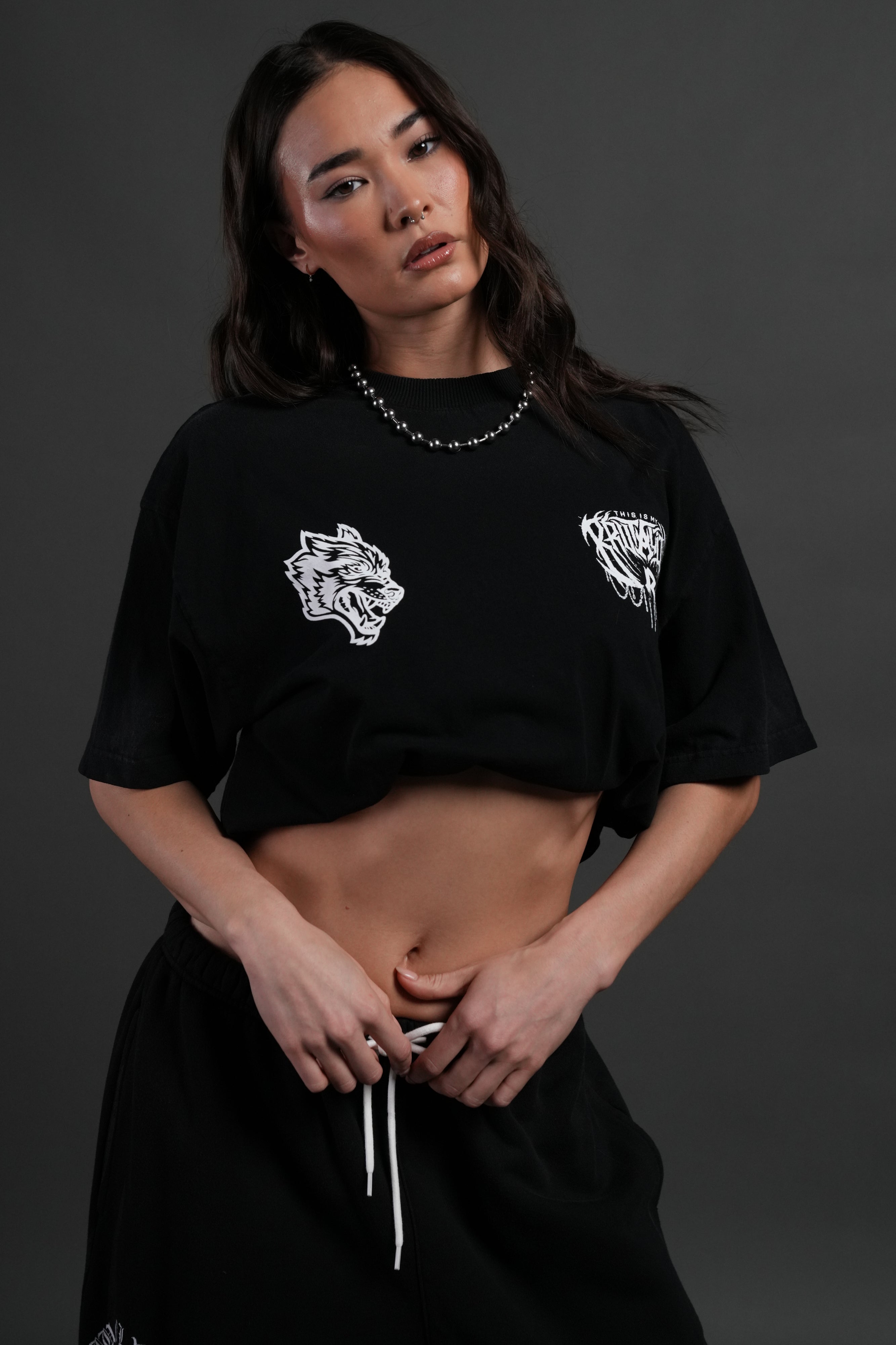 Rhea Forever Grunge Tee in Black Drift Wash — imagem 2