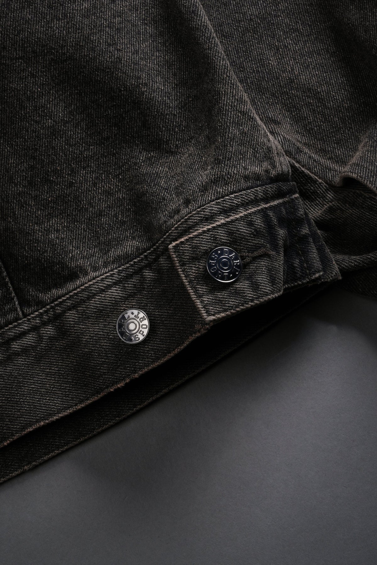 Darc Sport Wolves Jax Denim Jacket in Mojave Brown - imagem 21
