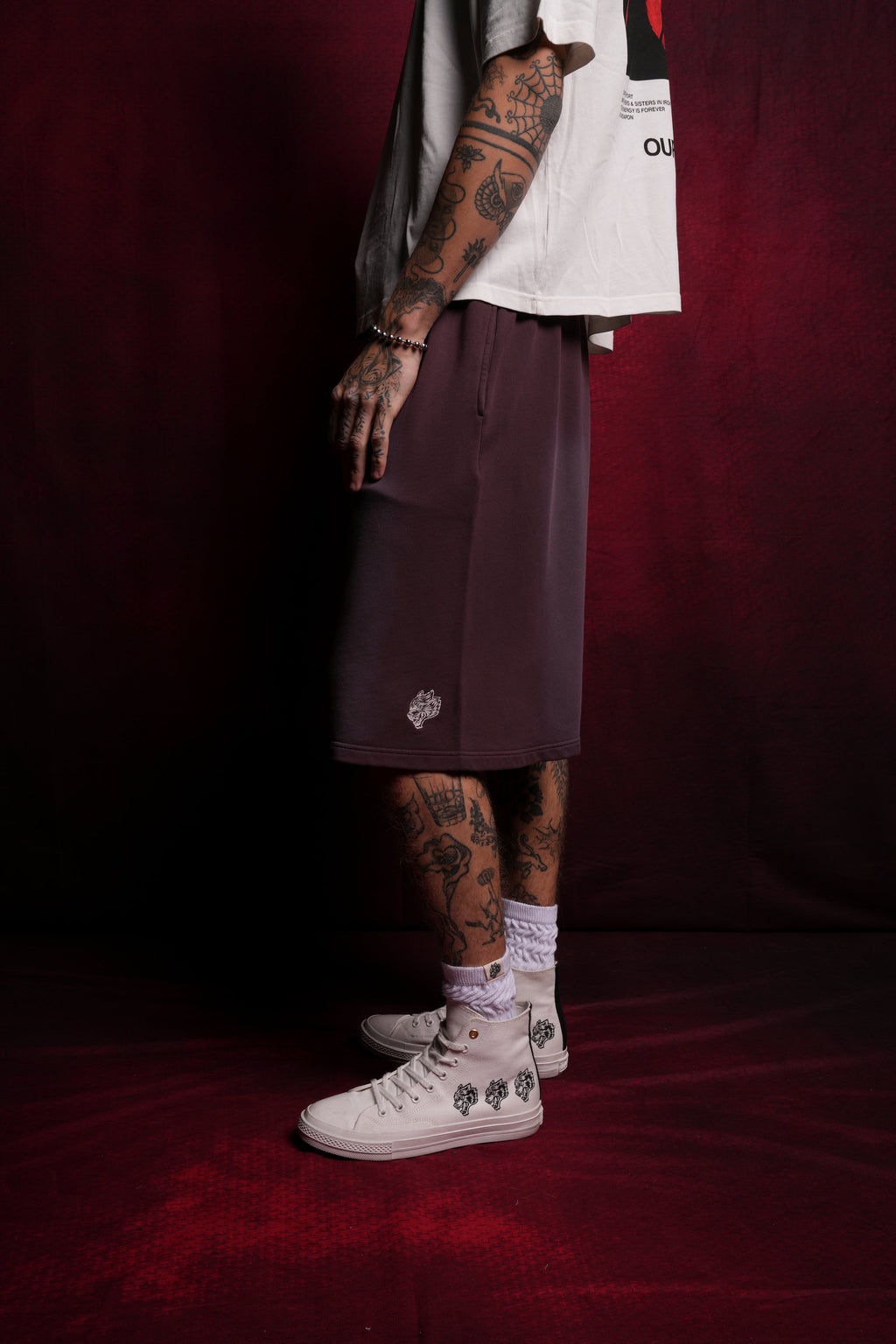 Dual Oversized Osiris Sweat Shorts in Darc Purple Sun Fade — imagem 4